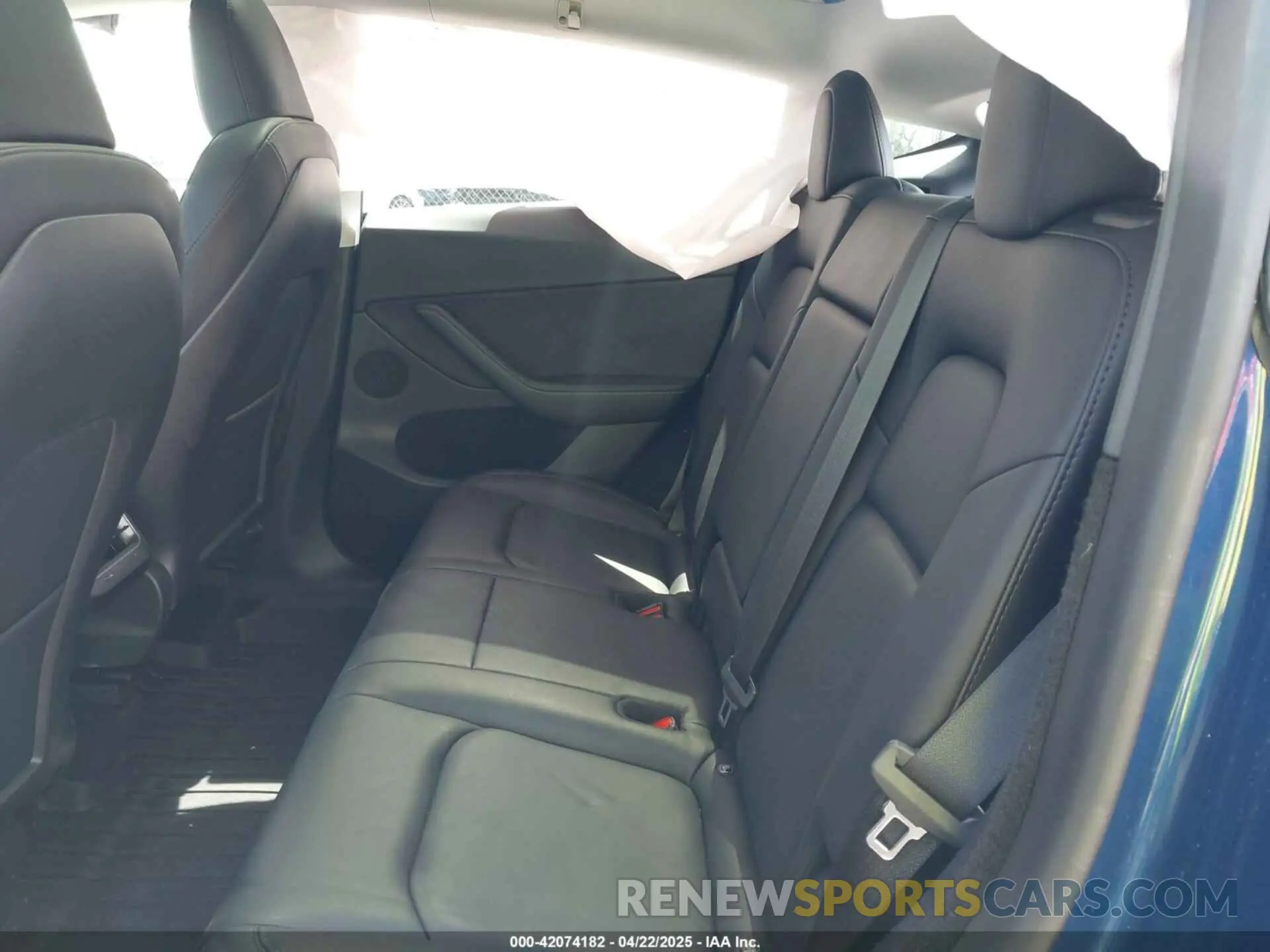 8 Photograph of a damaged car 7SAYGDEE7PF702051 TESLA MODEL Y 2023