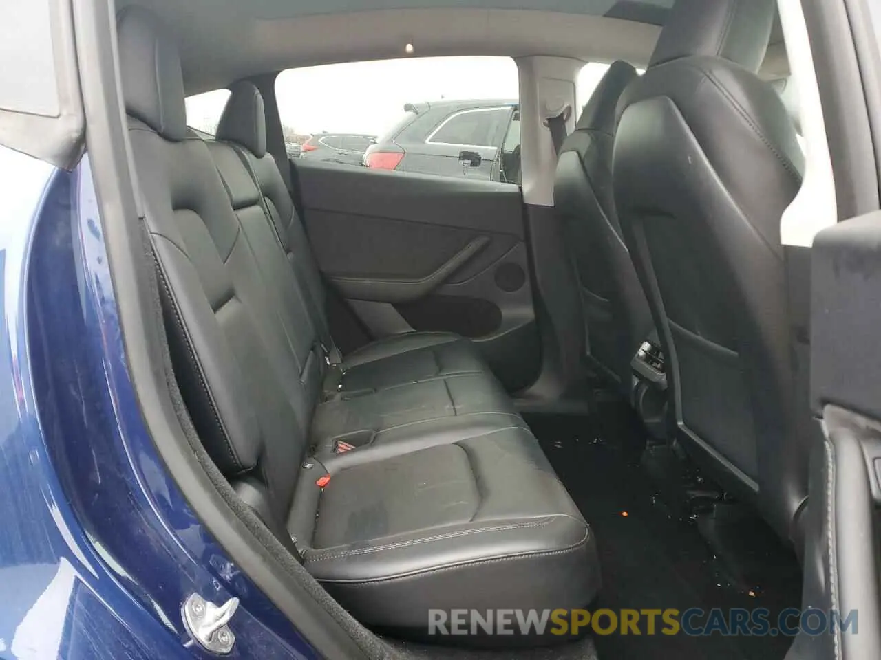10 Photograph of a damaged car 7SAYGDEE7PF703927 TESLA MODEL Y 2023