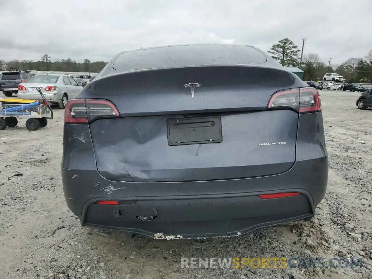 6 Photograph of a damaged car 7SAYGDEE7PF706889 TESLA MODEL Y 2023