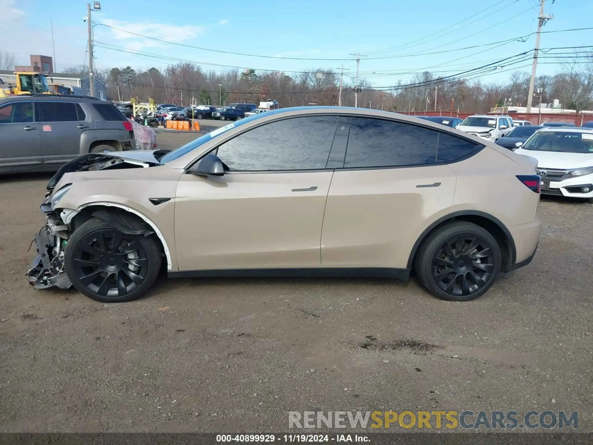 13 Photograph of a damaged car 7SAYGDEE7PF746437 TESLA MODEL Y 2023