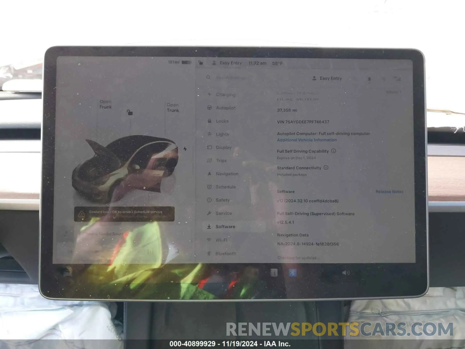 17 Photograph of a damaged car 7SAYGDEE7PF746437 TESLA MODEL Y 2023