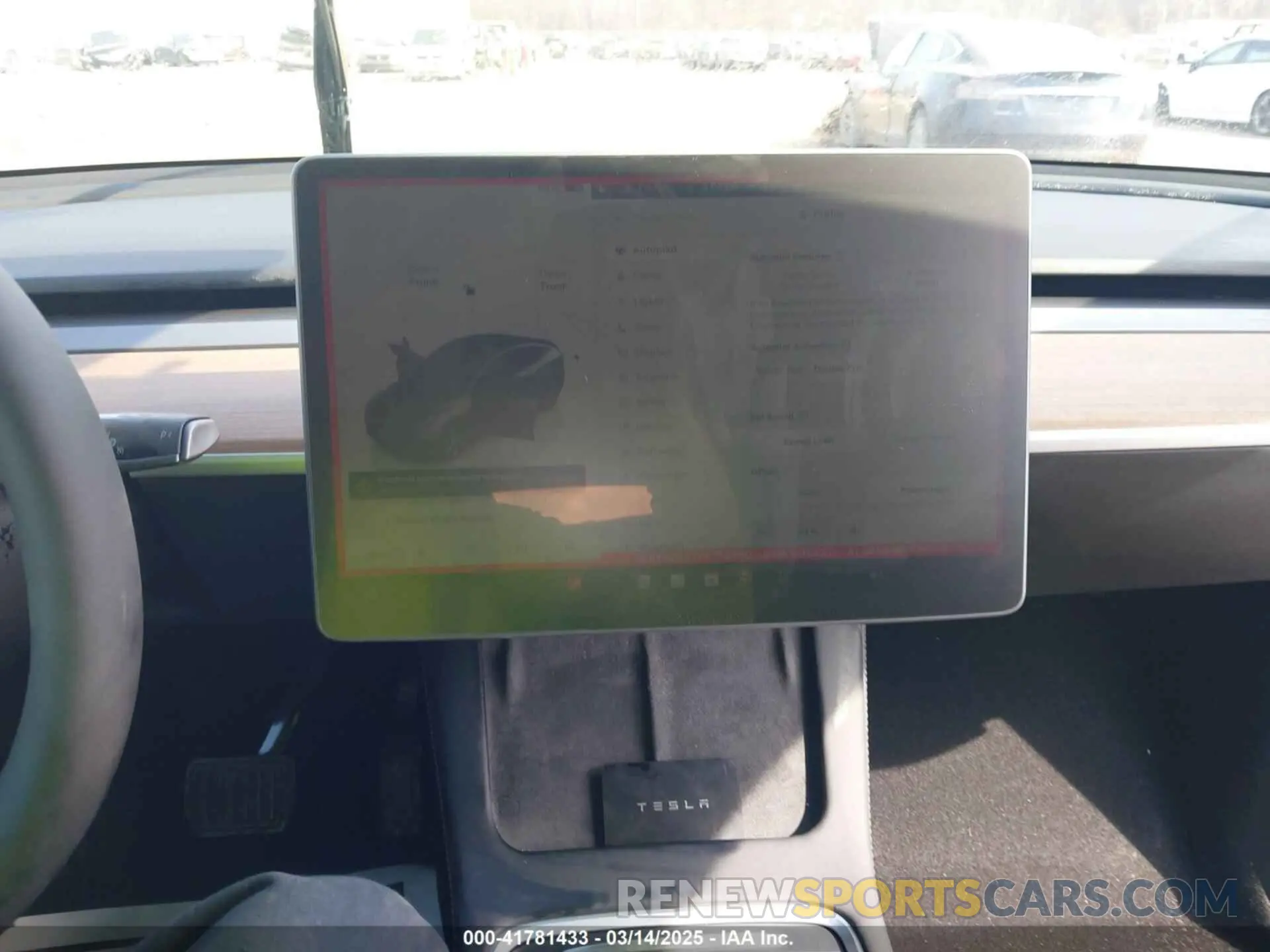 19 Photograph of a damaged car 7SAYGDEE7PF755980 TESLA MODEL Y 2023