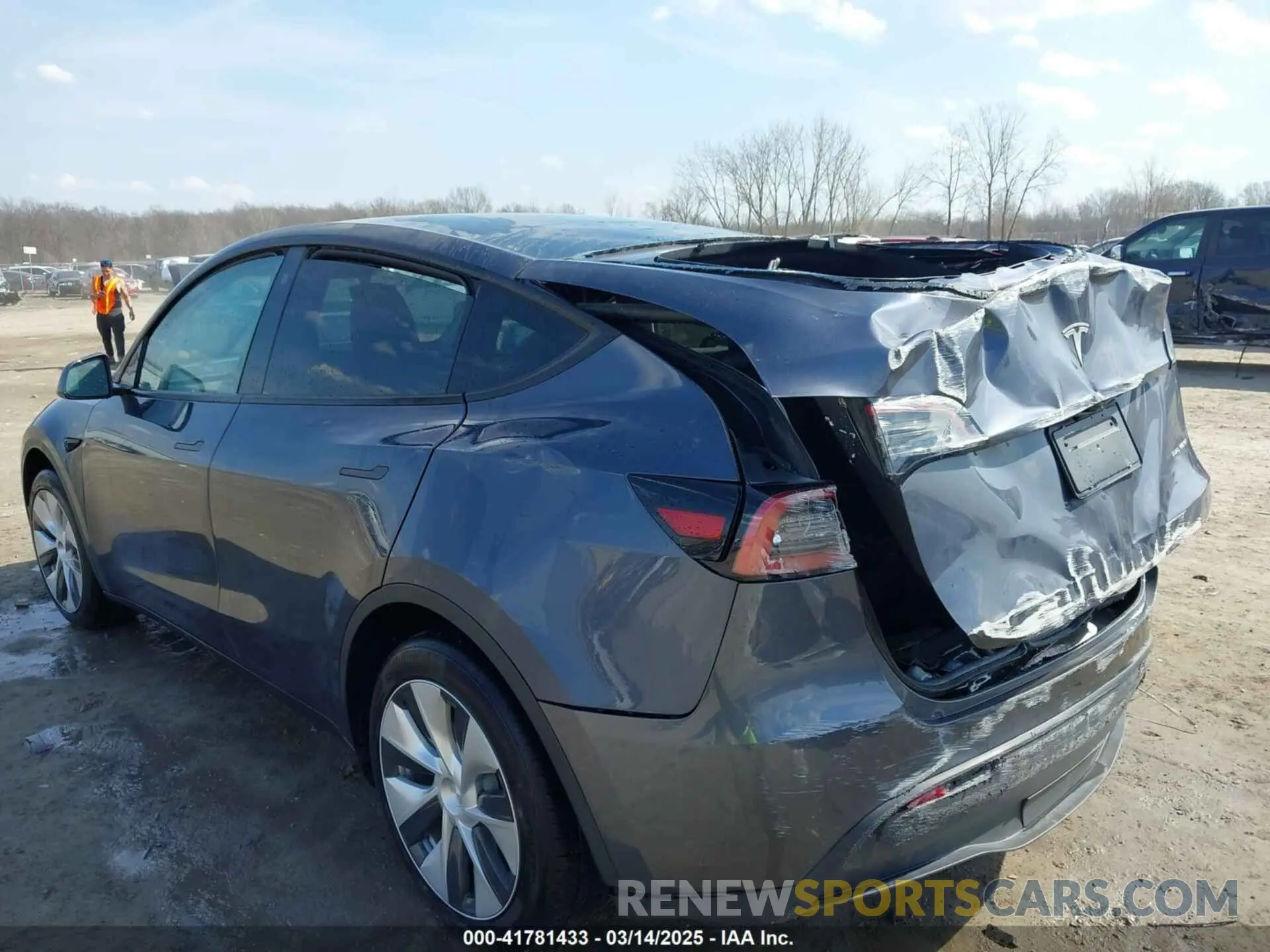 3 Photograph of a damaged car 7SAYGDEE7PF755980 TESLA MODEL Y 2023