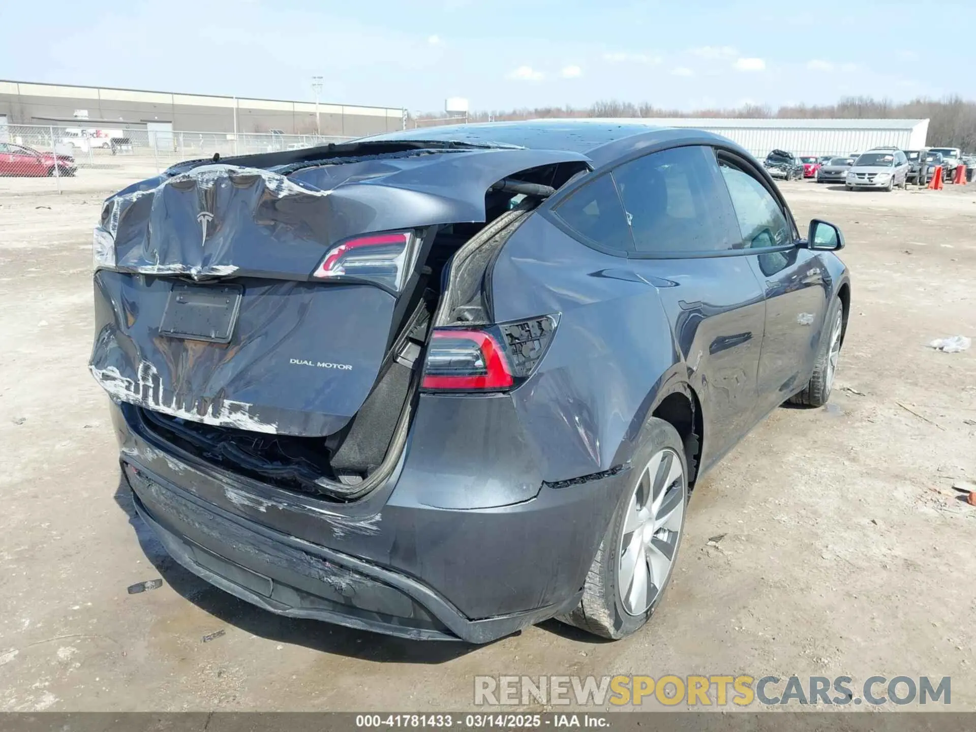 4 Photograph of a damaged car 7SAYGDEE7PF755980 TESLA MODEL Y 2023
