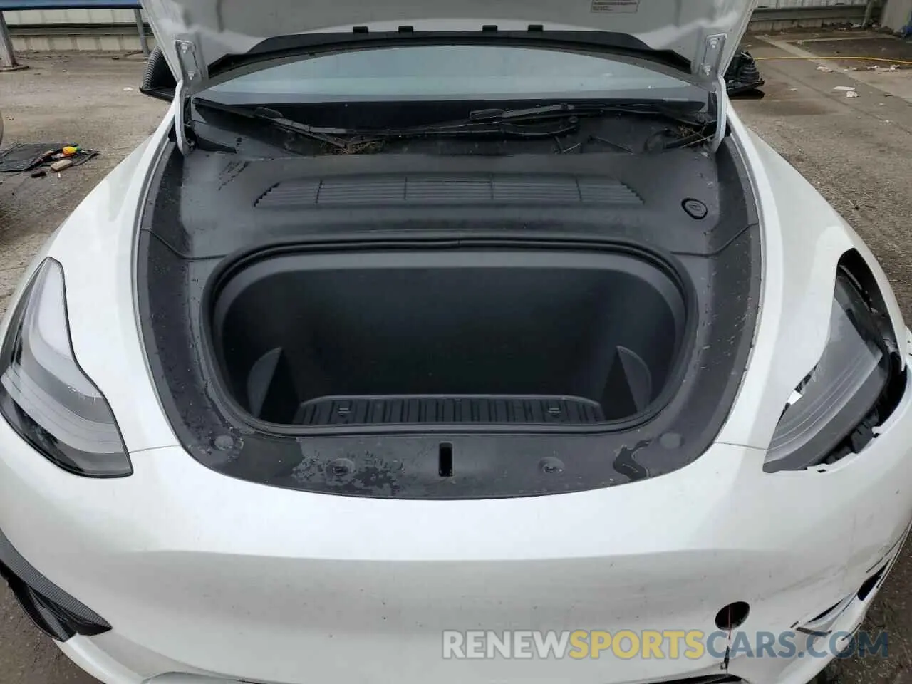 12 Photograph of a damaged car 7SAYGDEE7PF759687 TESLA MODEL Y 2023
