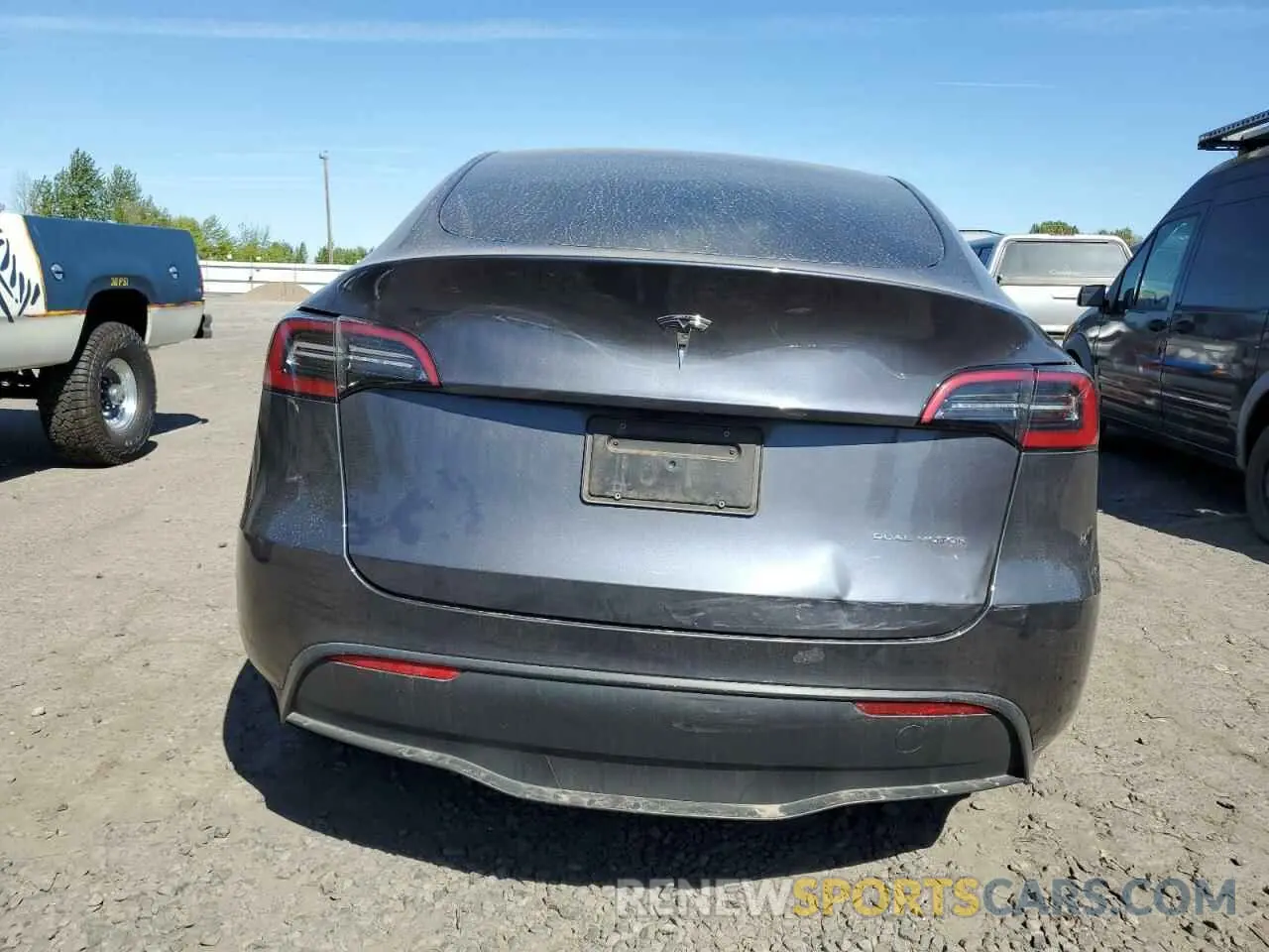 6 Photograph of a damaged car 7SAYGDEE7PF781902 TESLA MODEL Y 2023