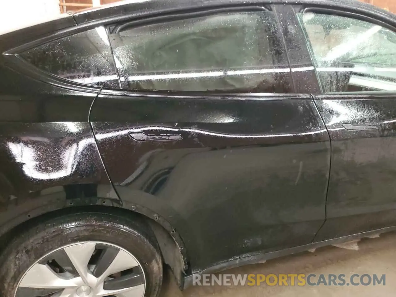 10 Photograph of a damaged car 7SAYGDEE7PF797887 TESLA MODEL Y 2023