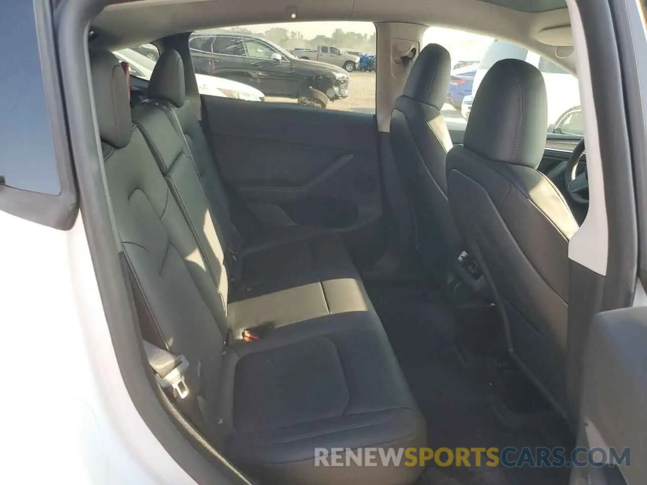 10 Photograph of a damaged car 7SAYGDEE7PF803963 TESLA MODEL Y 2023