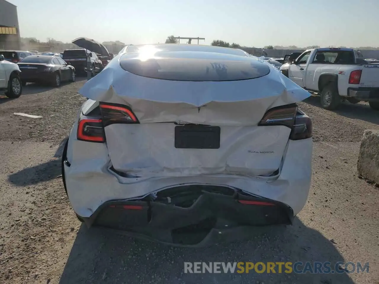 6 Photograph of a damaged car 7SAYGDEE7PF803963 TESLA MODEL Y 2023