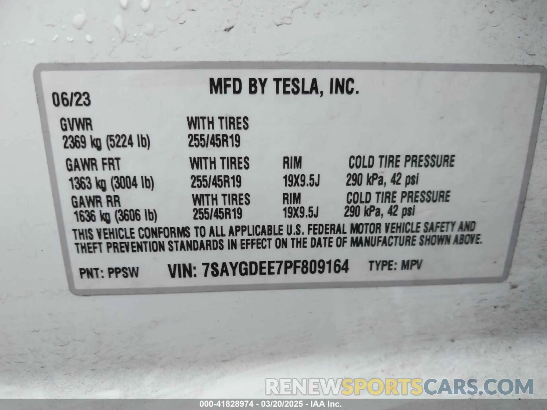 9 Photograph of a damaged car 7SAYGDEE7PF809164 TESLA MODEL Y 2023