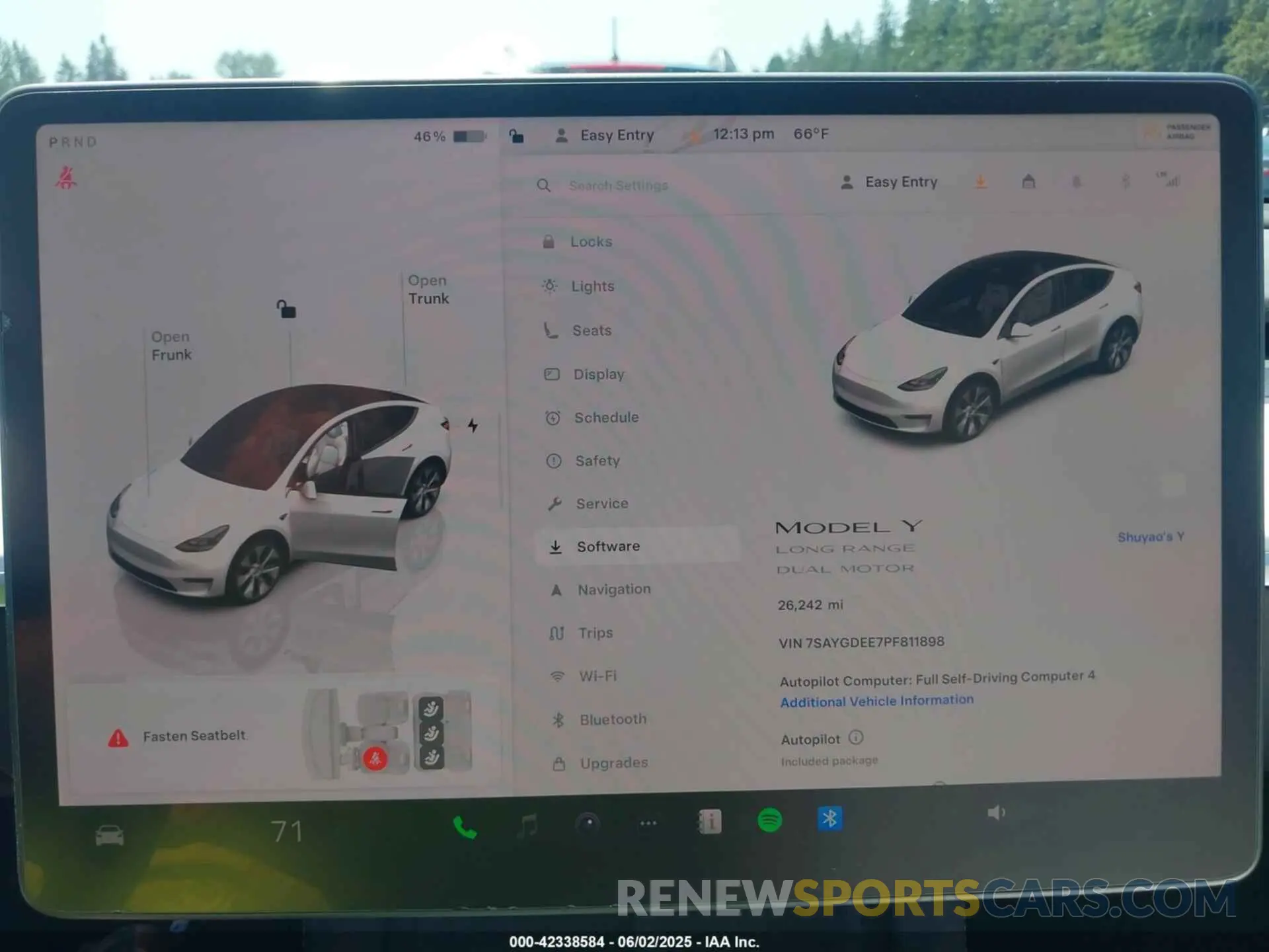 19 Photograph of a damaged car 7SAYGDEE7PF811898 TESLA MODEL Y 2023