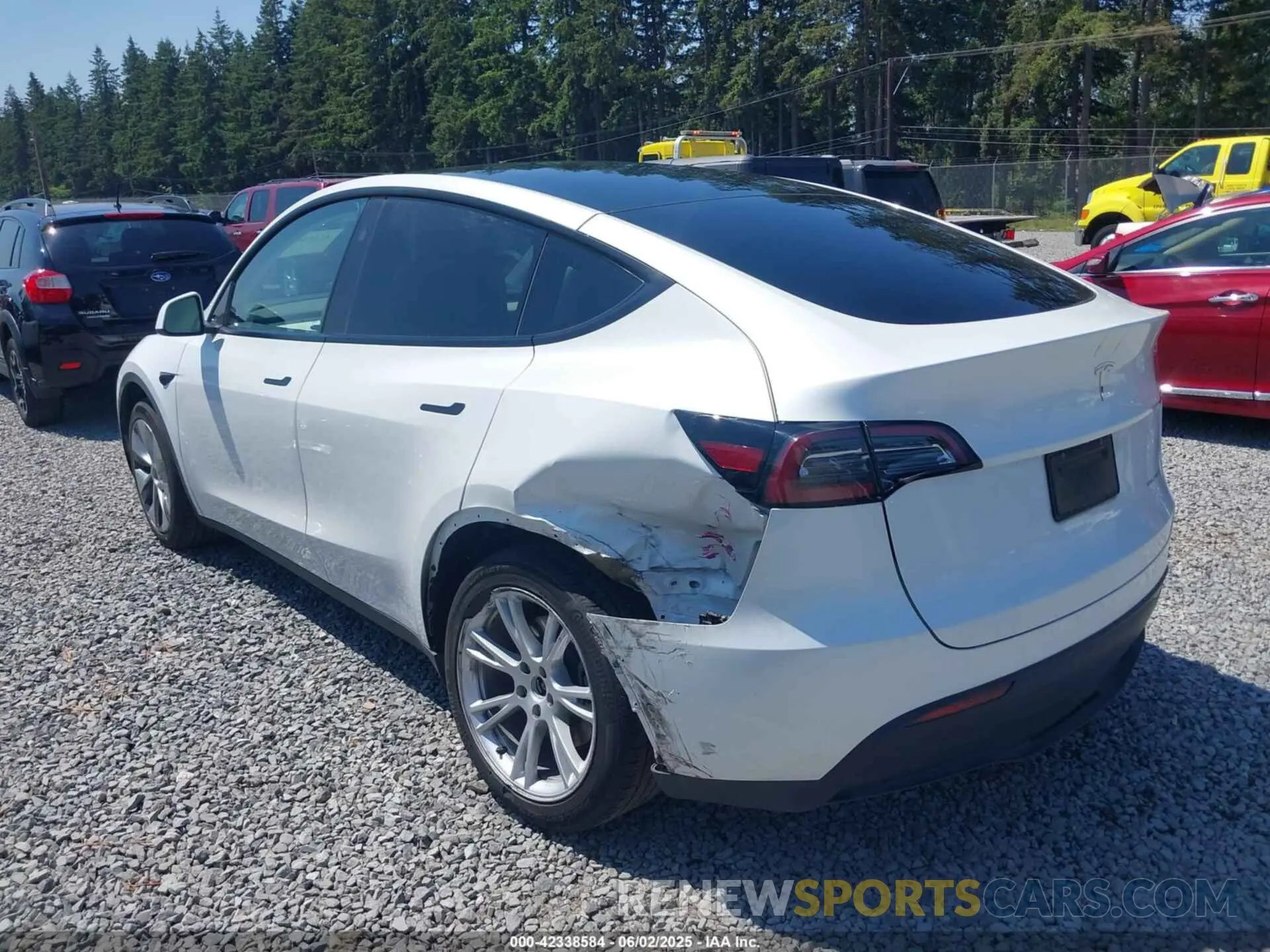 3 Photograph of a damaged car 7SAYGDEE7PF811898 TESLA MODEL Y 2023
