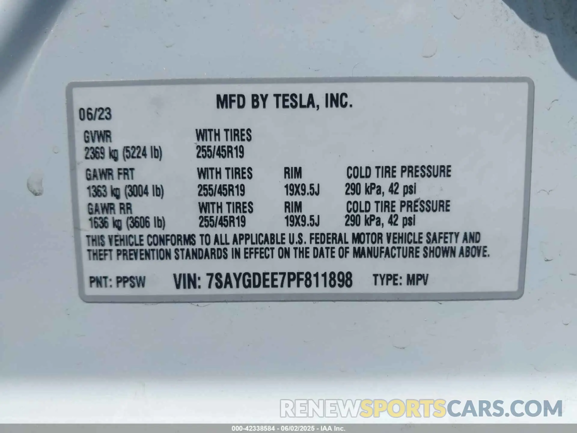 9 Photograph of a damaged car 7SAYGDEE7PF811898 TESLA MODEL Y 2023