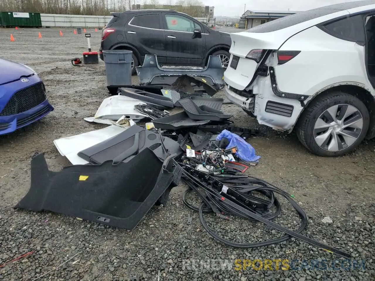 13 Photograph of a damaged car 7SAYGDEE7PF815465 TESLA MODEL Y 2023