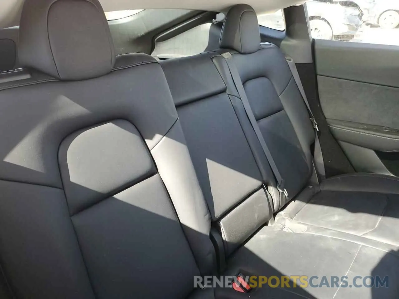 10 Photograph of a damaged car 7SAYGDEE7PF822934 TESLA MODEL Y 2023