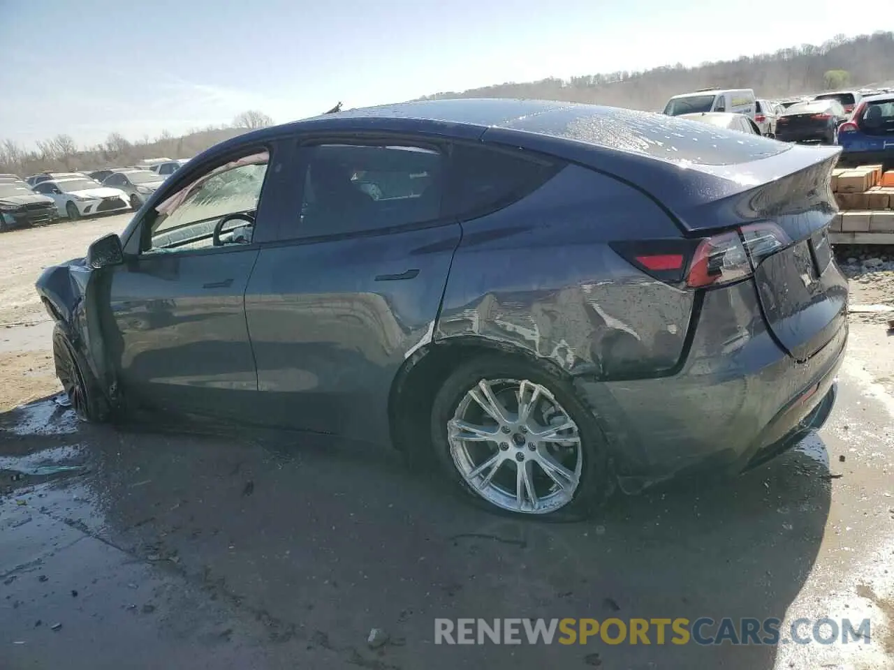 2 Photograph of a damaged car 7SAYGDEE7PF822934 TESLA MODEL Y 2023