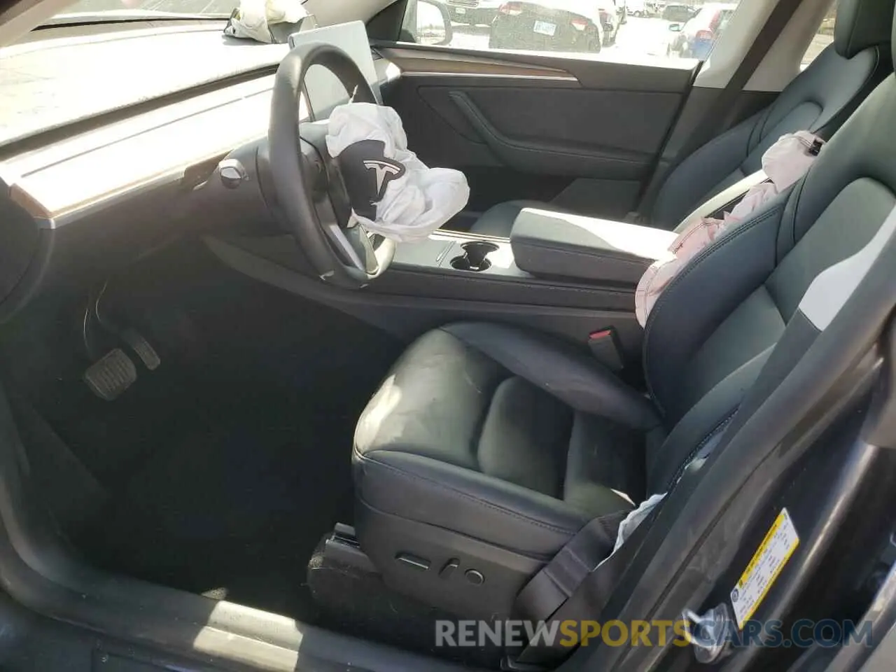 7 Photograph of a damaged car 7SAYGDEE7PF822934 TESLA MODEL Y 2023
