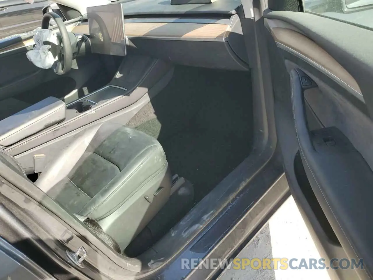 8 Photograph of a damaged car 7SAYGDEE7PF822934 TESLA MODEL Y 2023