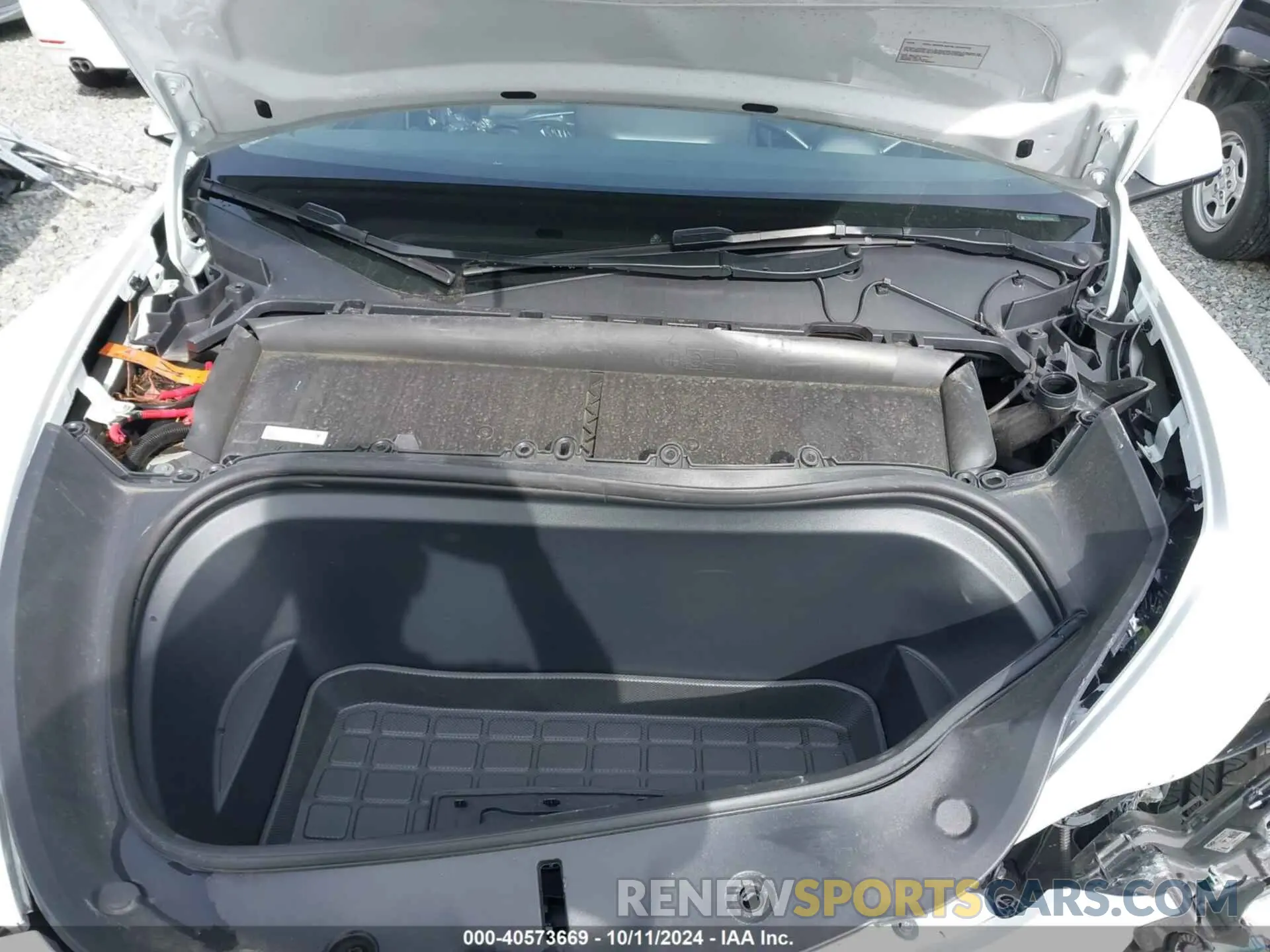 10 Photograph of a damaged car 7SAYGDEE7PF825106 TESLA MODEL Y 2023