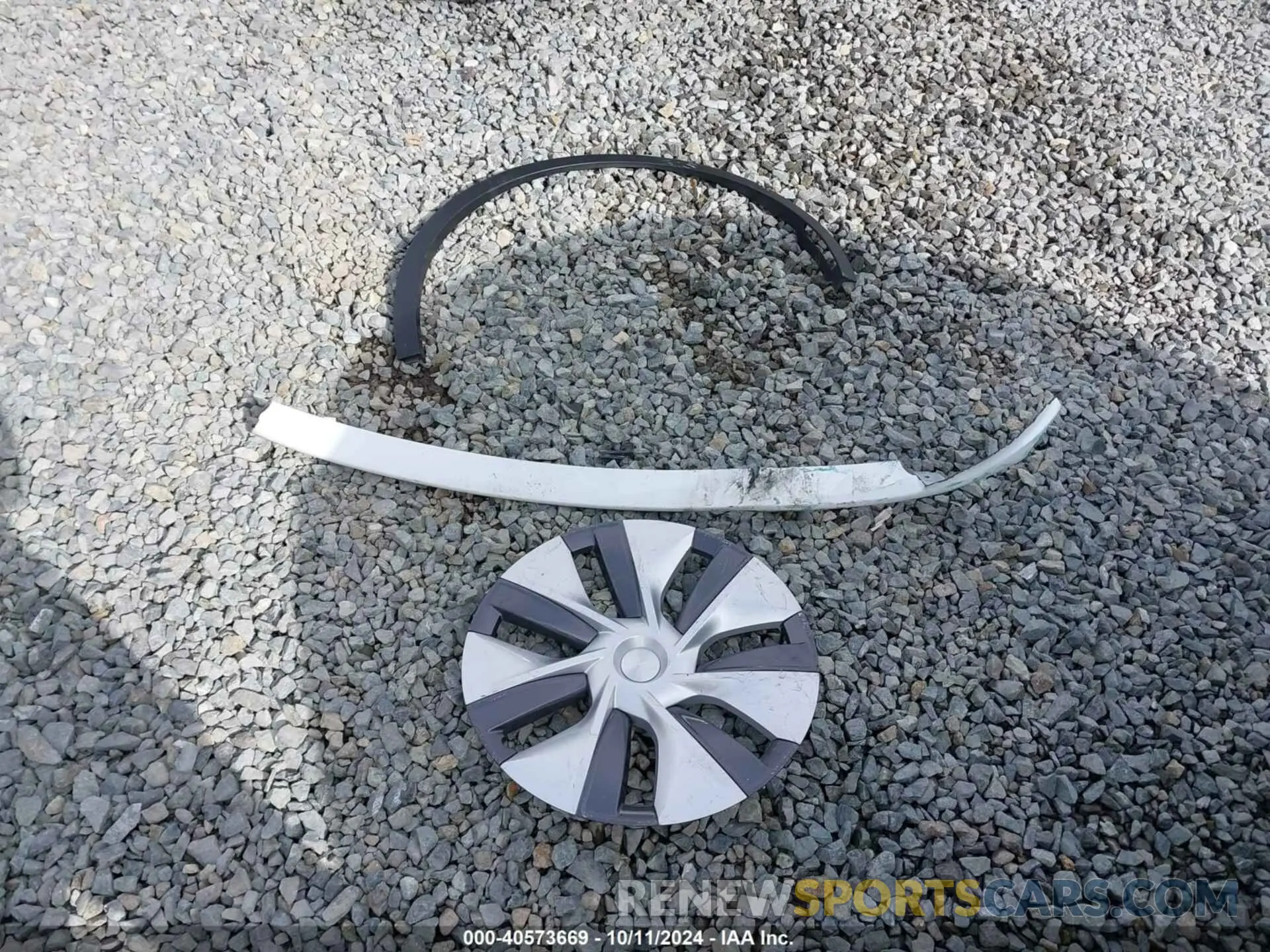 11 Photograph of a damaged car 7SAYGDEE7PF825106 TESLA MODEL Y 2023