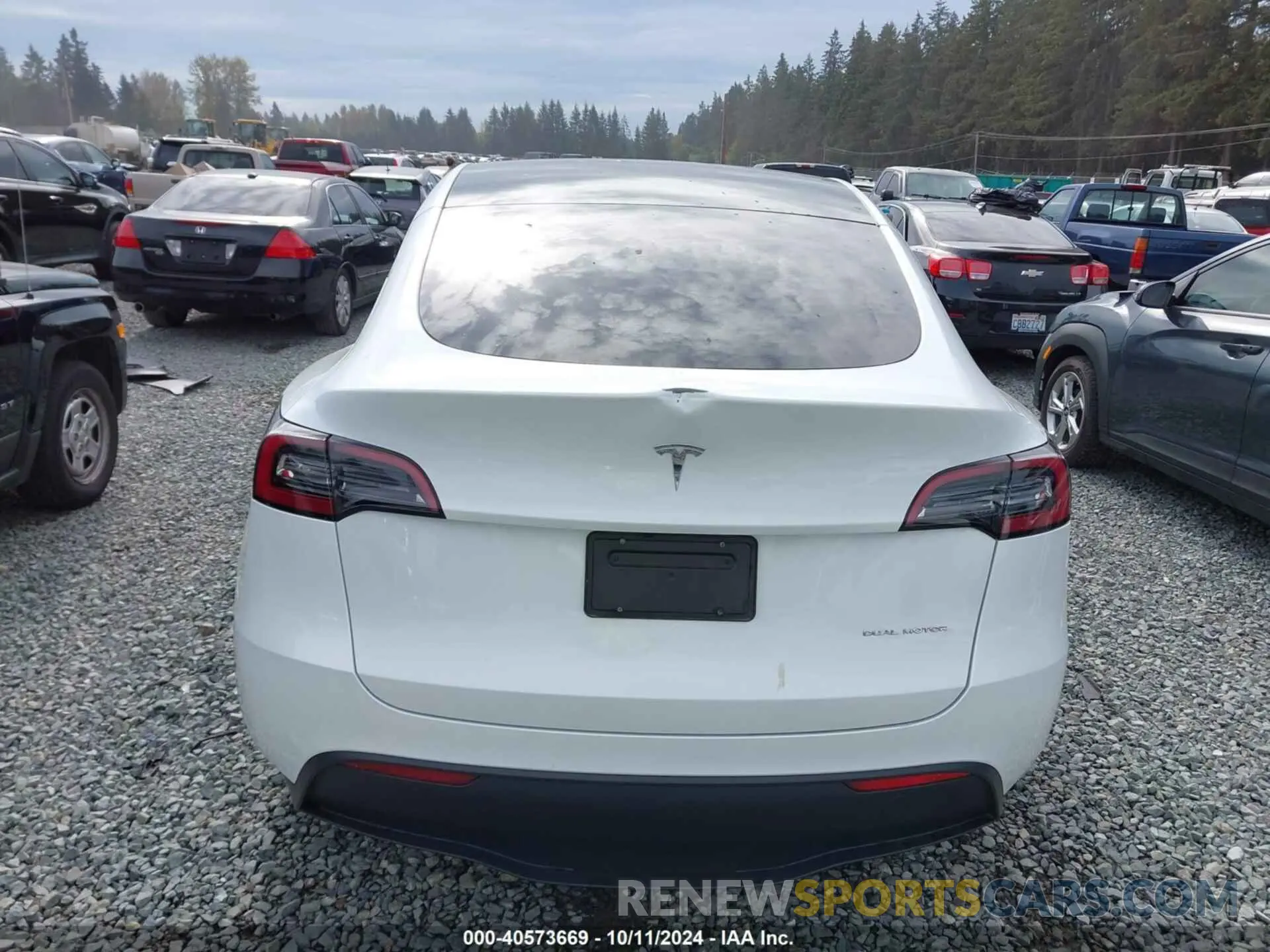 16 Photograph of a damaged car 7SAYGDEE7PF825106 TESLA MODEL Y 2023