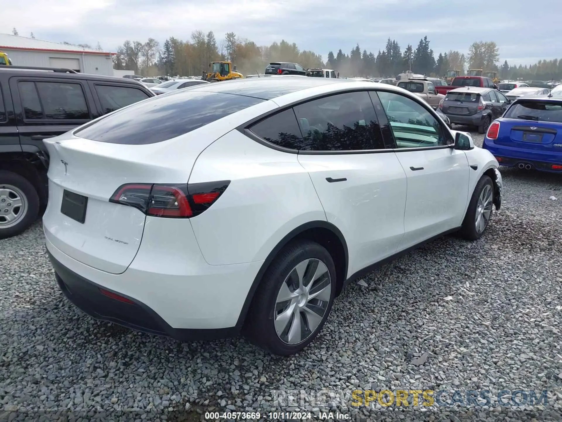 4 Photograph of a damaged car 7SAYGDEE7PF825106 TESLA MODEL Y 2023