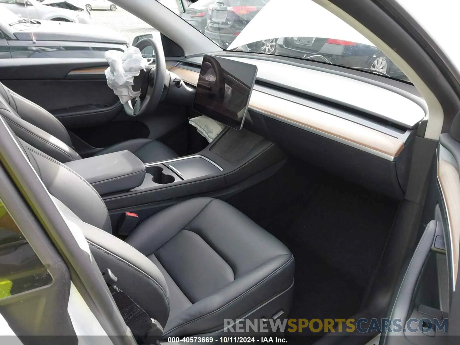 5 Photograph of a damaged car 7SAYGDEE7PF825106 TESLA MODEL Y 2023