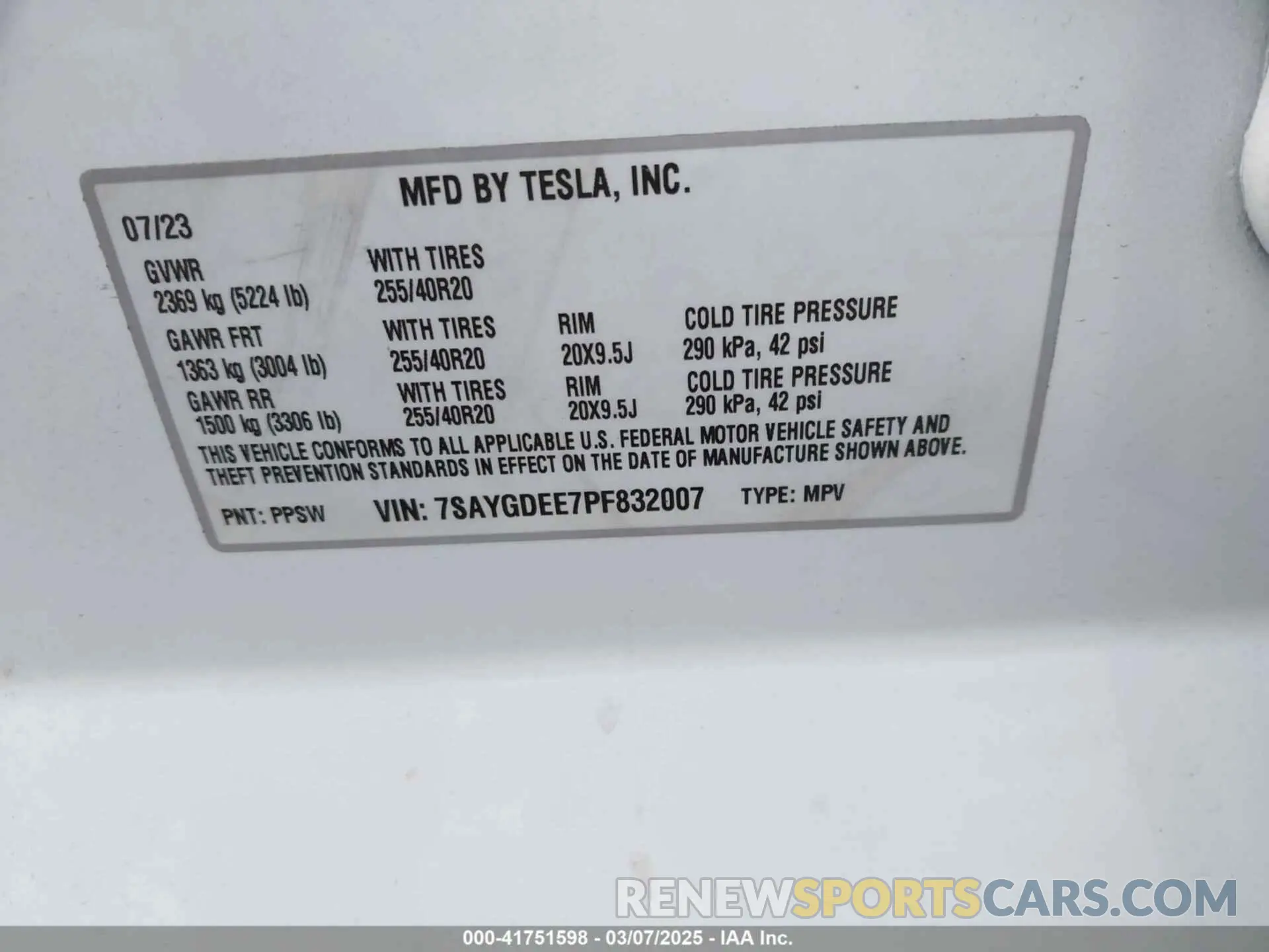 9 Photograph of a damaged car 7SAYGDEE7PF832007 TESLA MODEL Y 2023