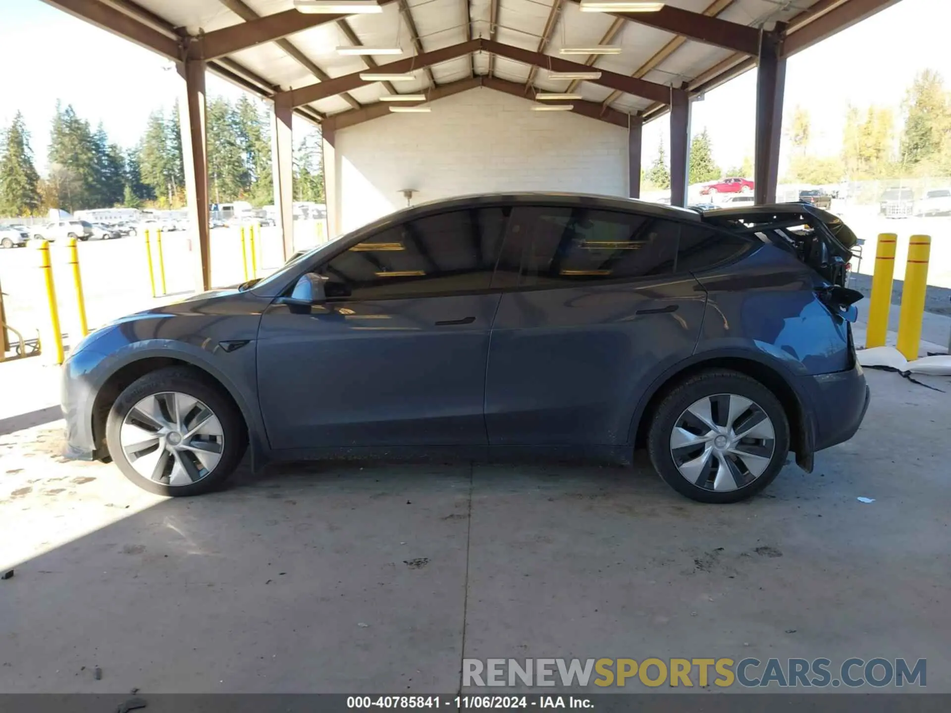 14 Photograph of a damaged car 7SAYGDEE7PF837465 TESLA MODEL Y 2023