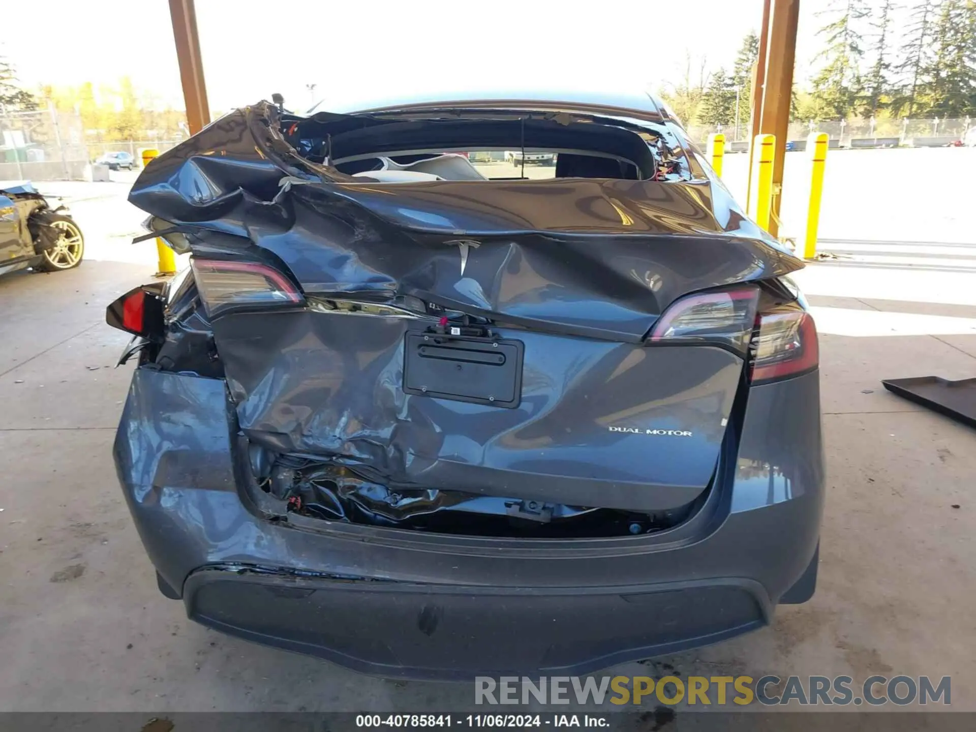 16 Photograph of a damaged car 7SAYGDEE7PF837465 TESLA MODEL Y 2023