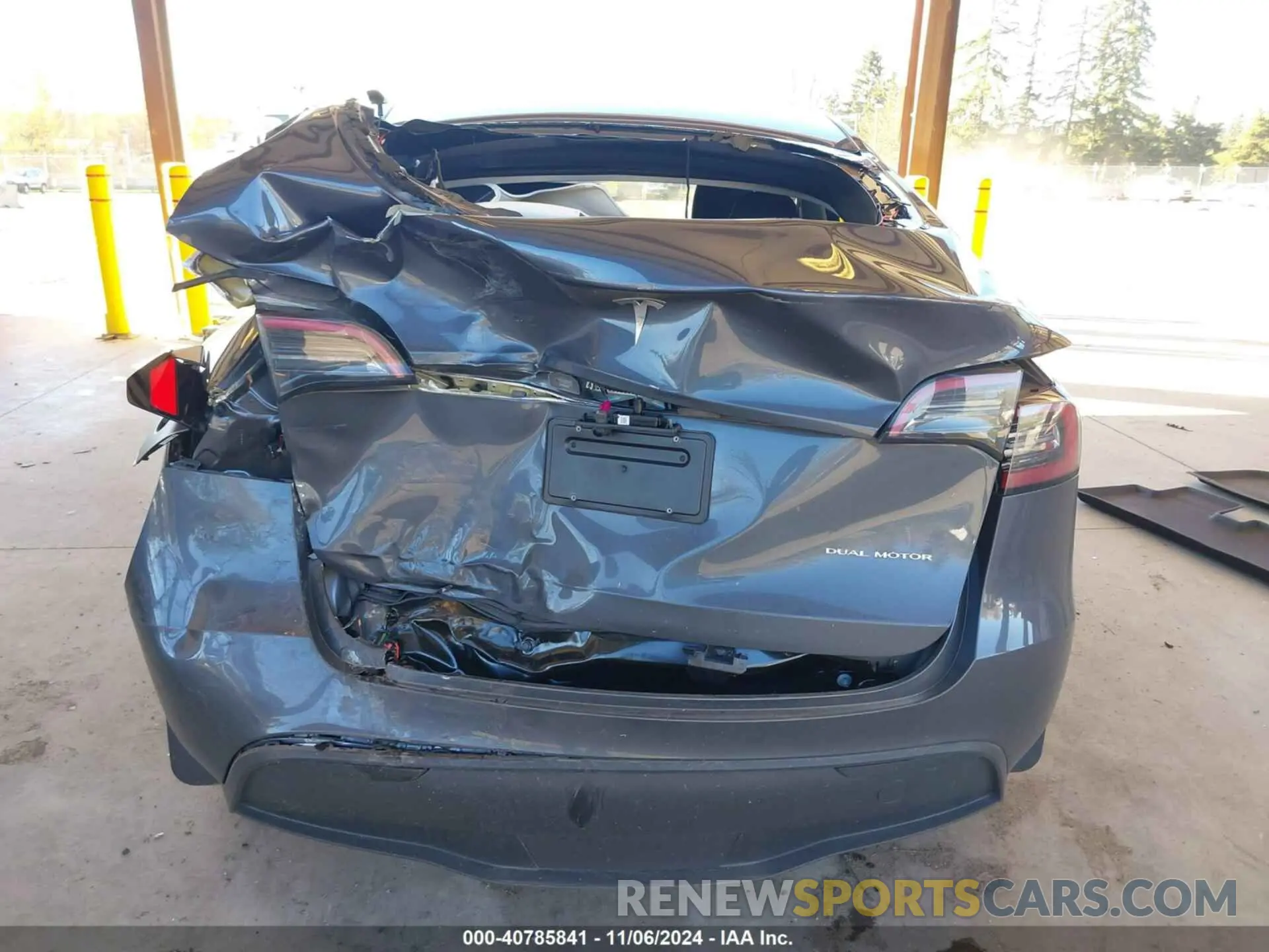 6 Photograph of a damaged car 7SAYGDEE7PF837465 TESLA MODEL Y 2023