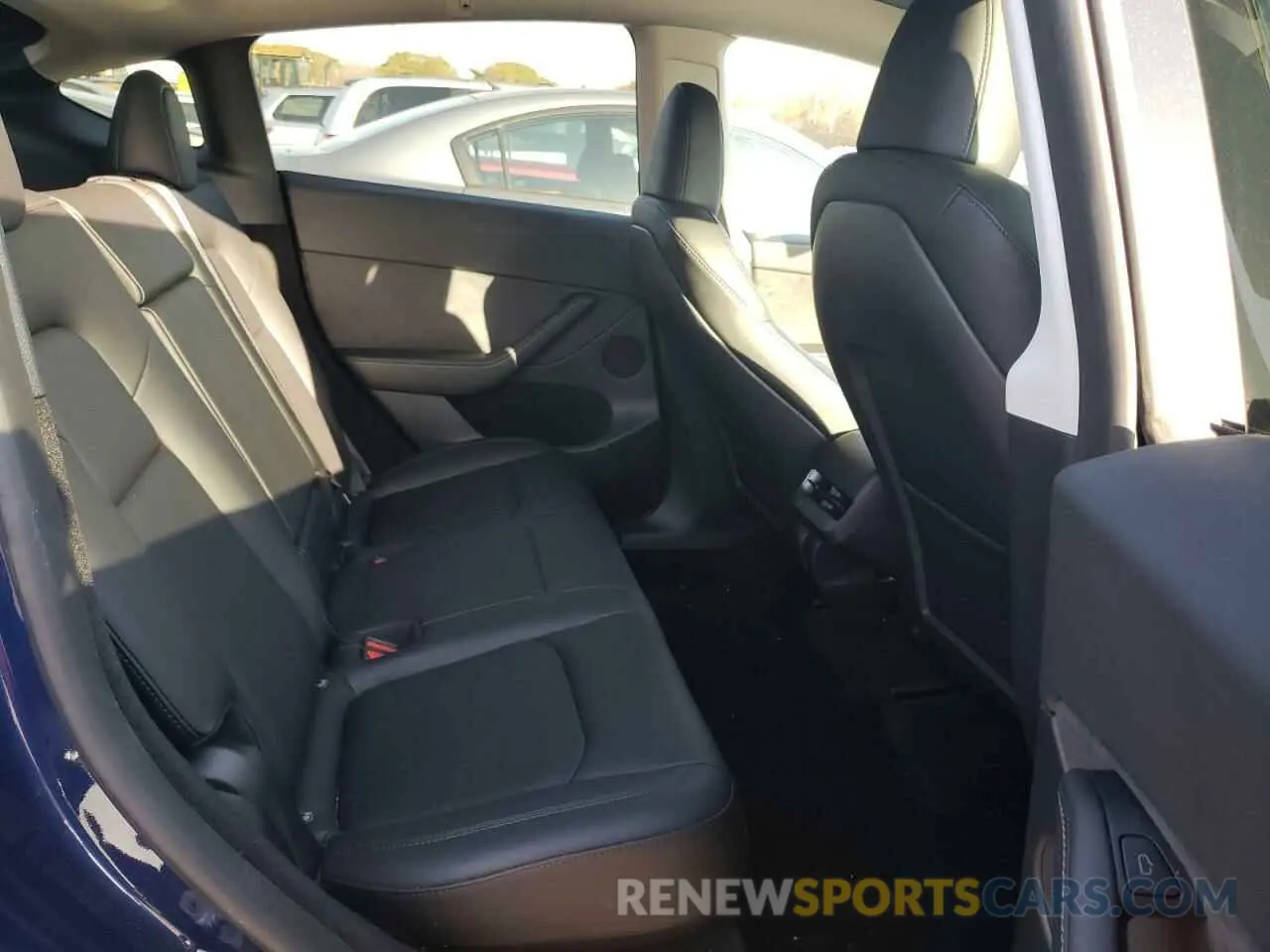 10 Photograph of a damaged car 7SAYGDEE7PF847087 TESLA MODEL Y 2023