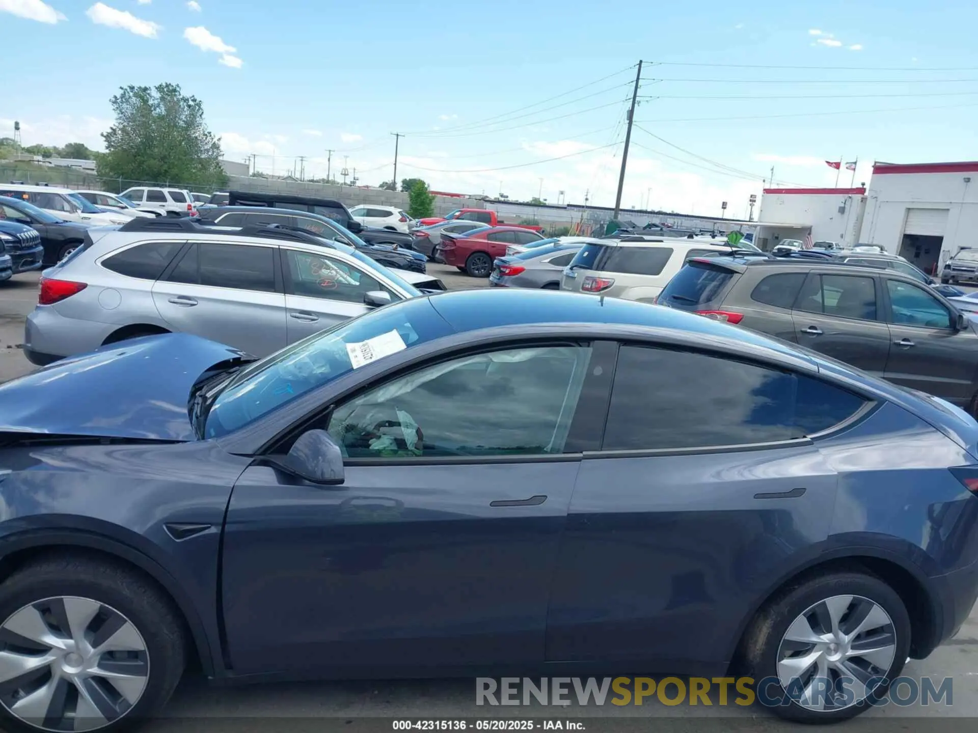 13 Photograph of a damaged car 7SAYGDEE7PF852113 TESLA MODEL Y 2023