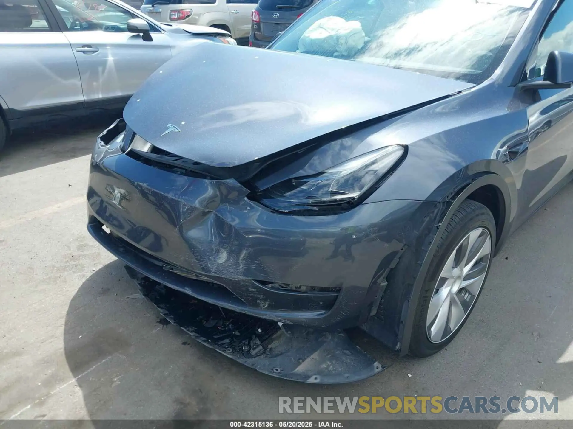 6 Photograph of a damaged car 7SAYGDEE7PF852113 TESLA MODEL Y 2023