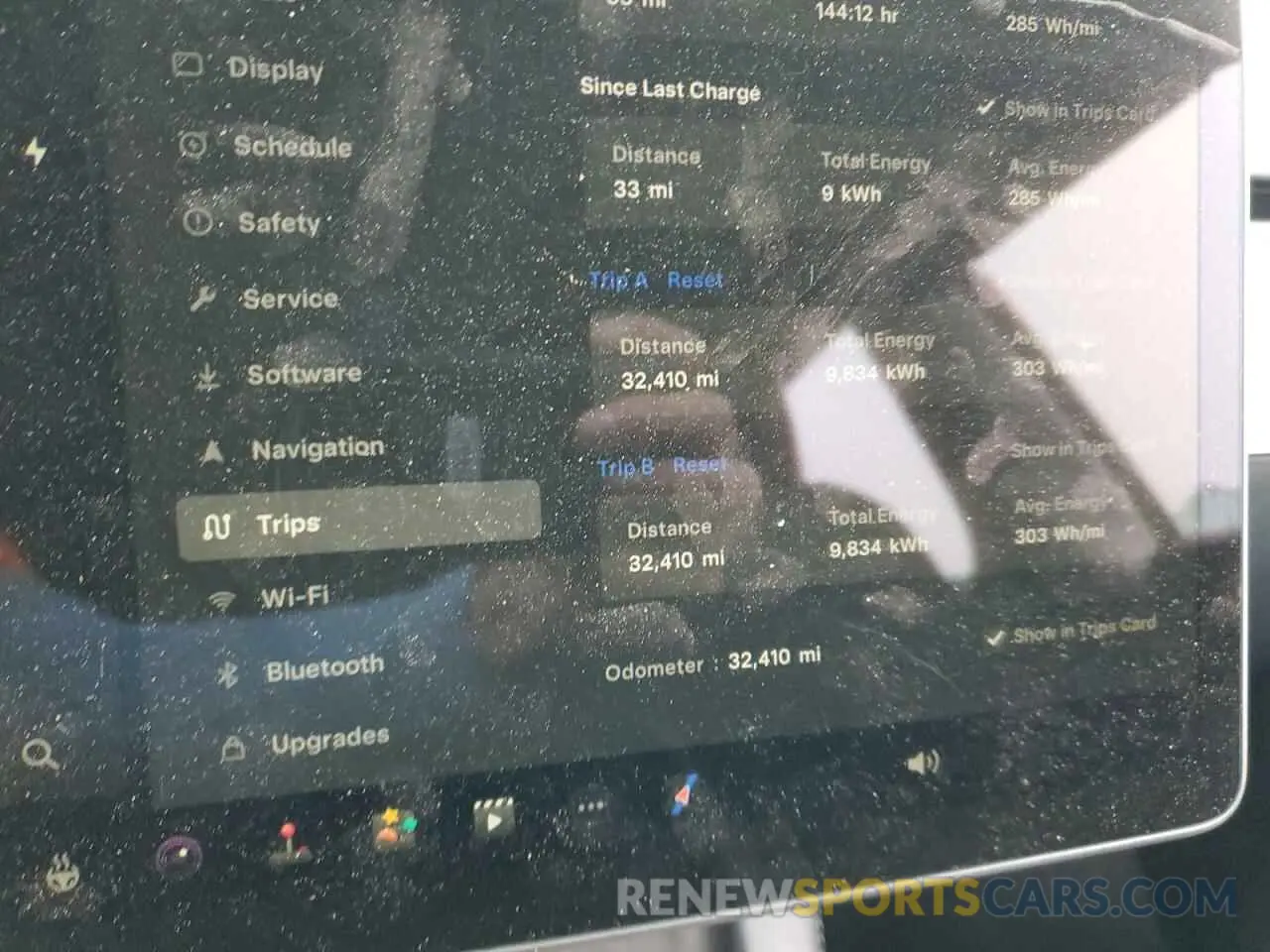 9 Photograph of a damaged car 7SAYGDEE7PF870370 TESLA MODEL Y 2023