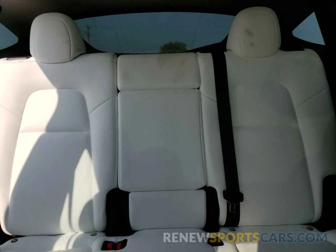 10 Photograph of a damaged car 7SAYGDEE7PF871647 TESLA MODEL Y 2023
