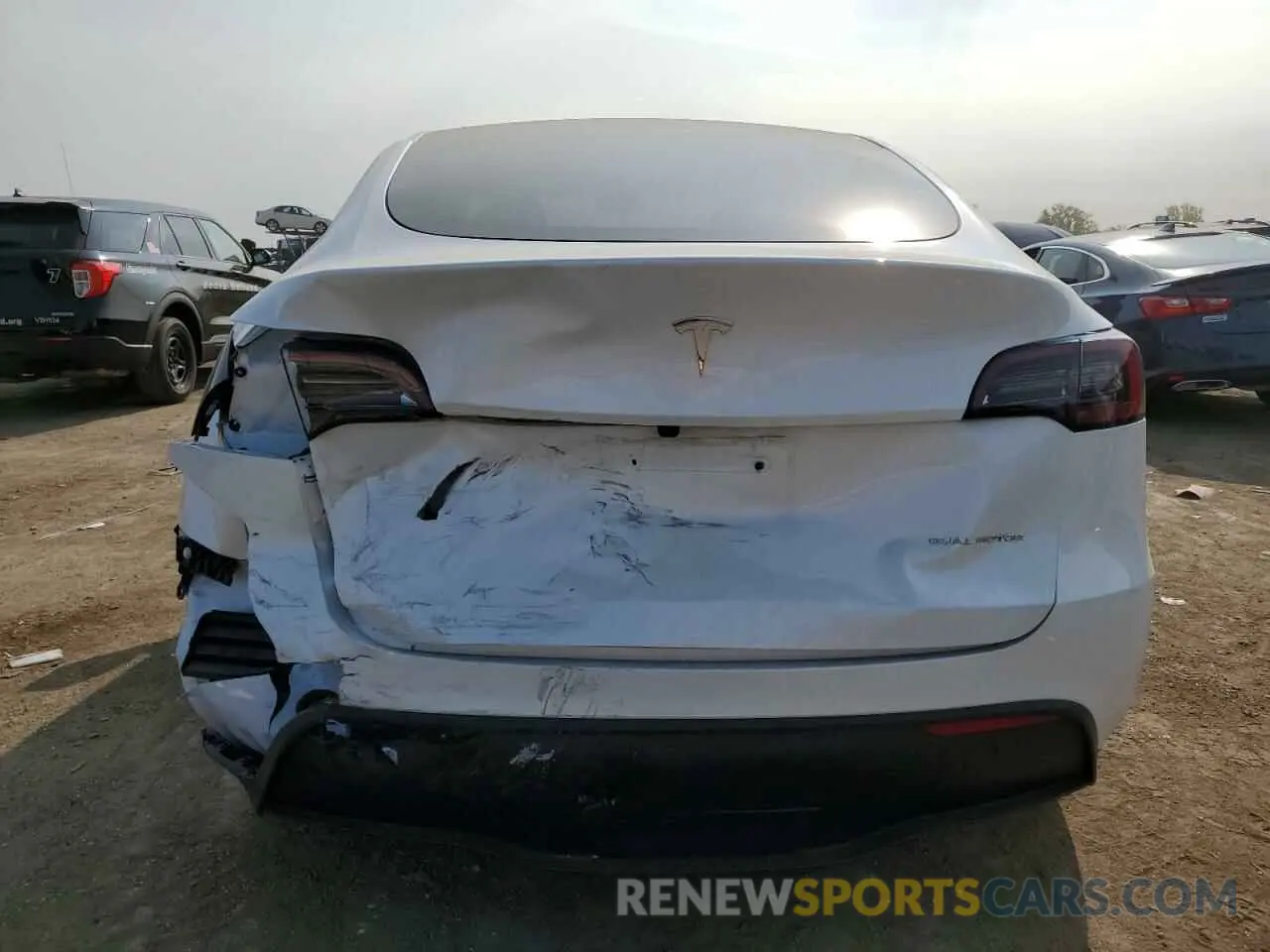 6 Photograph of a damaged car 7SAYGDEE7PF871647 TESLA MODEL Y 2023