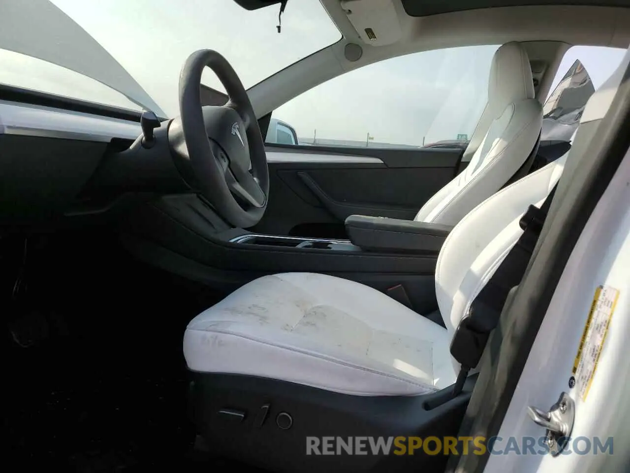 7 Photograph of a damaged car 7SAYGDEE7PF871647 TESLA MODEL Y 2023