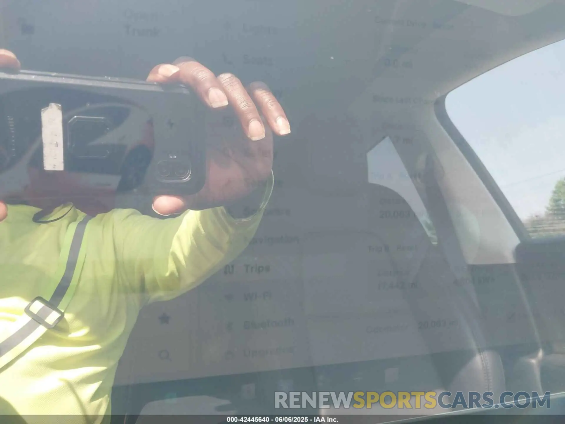 7 Photograph of a damaged car 7SAYGDEE7PF876508 TESLA MODEL Y 2023