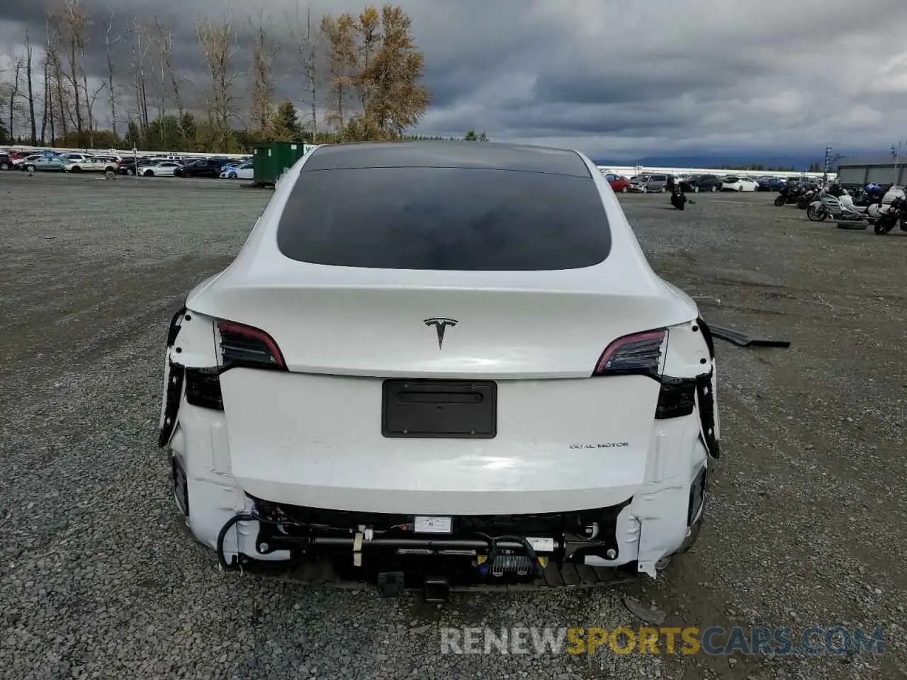 6 Photograph of a damaged car 7SAYGDEE7PF887797 TESLA MODEL Y 2023