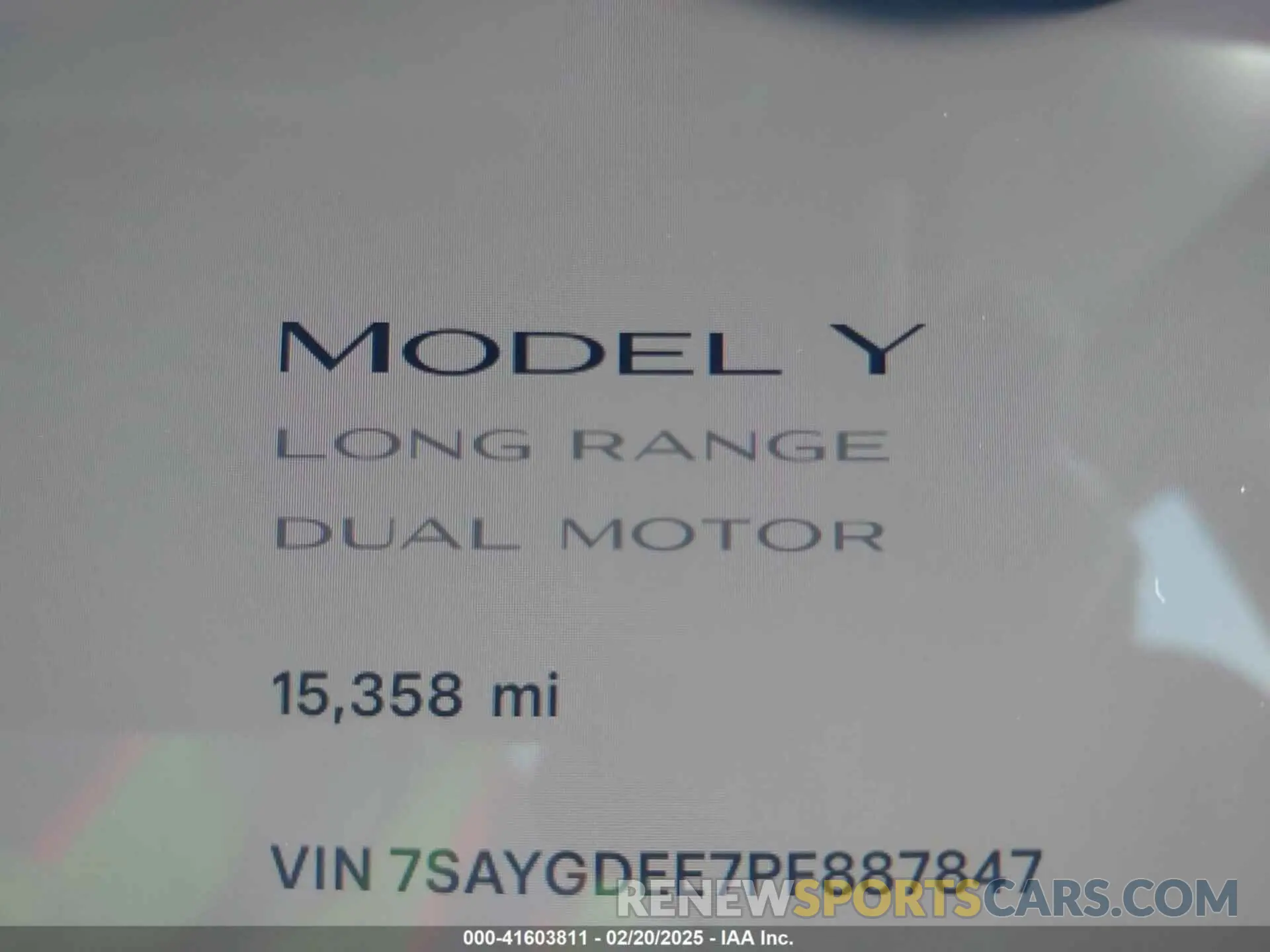 15 Photograph of a damaged car 7SAYGDEE7PF887847 TESLA MODEL Y 2023