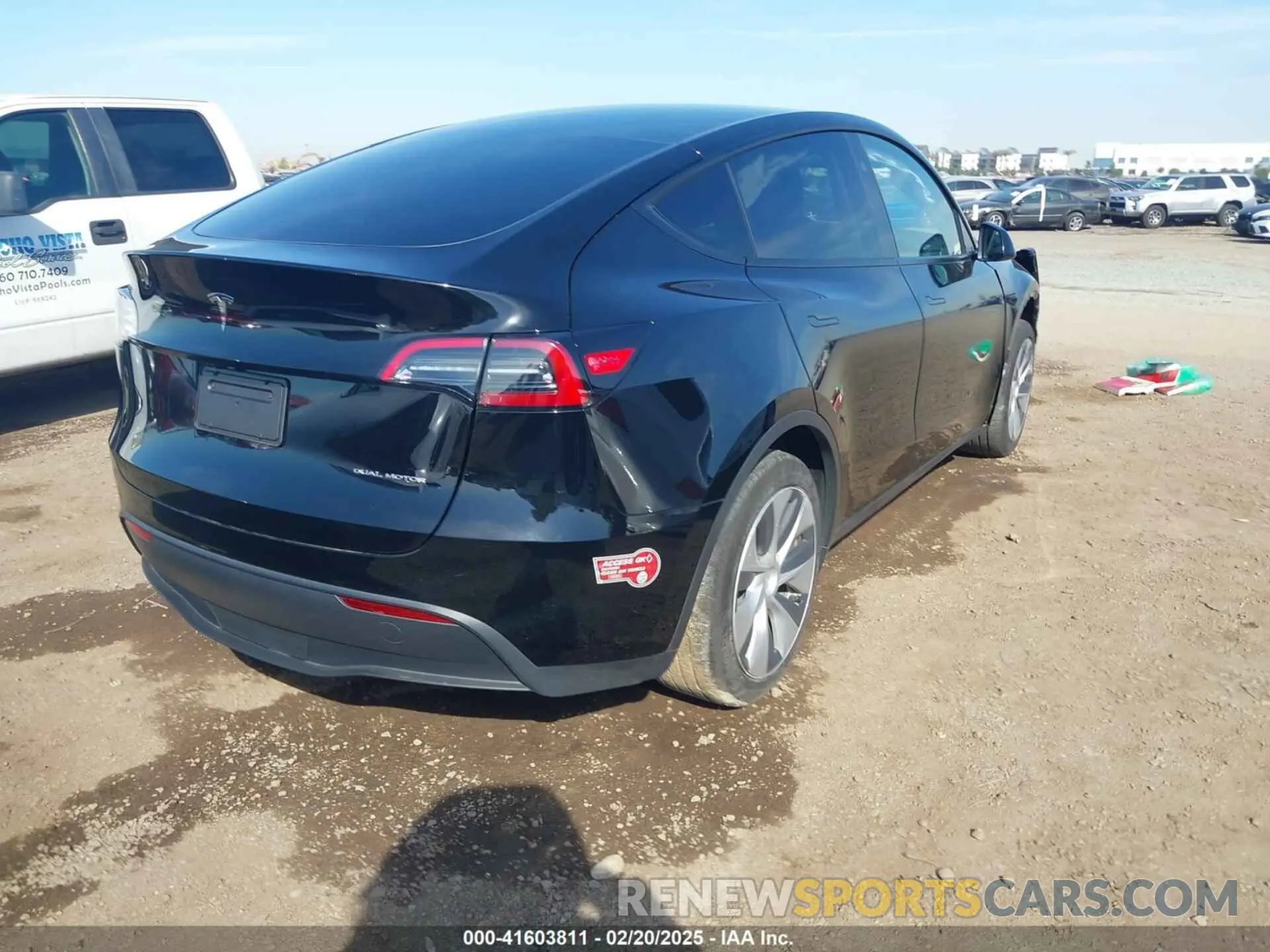 4 Photograph of a damaged car 7SAYGDEE7PF887847 TESLA MODEL Y 2023