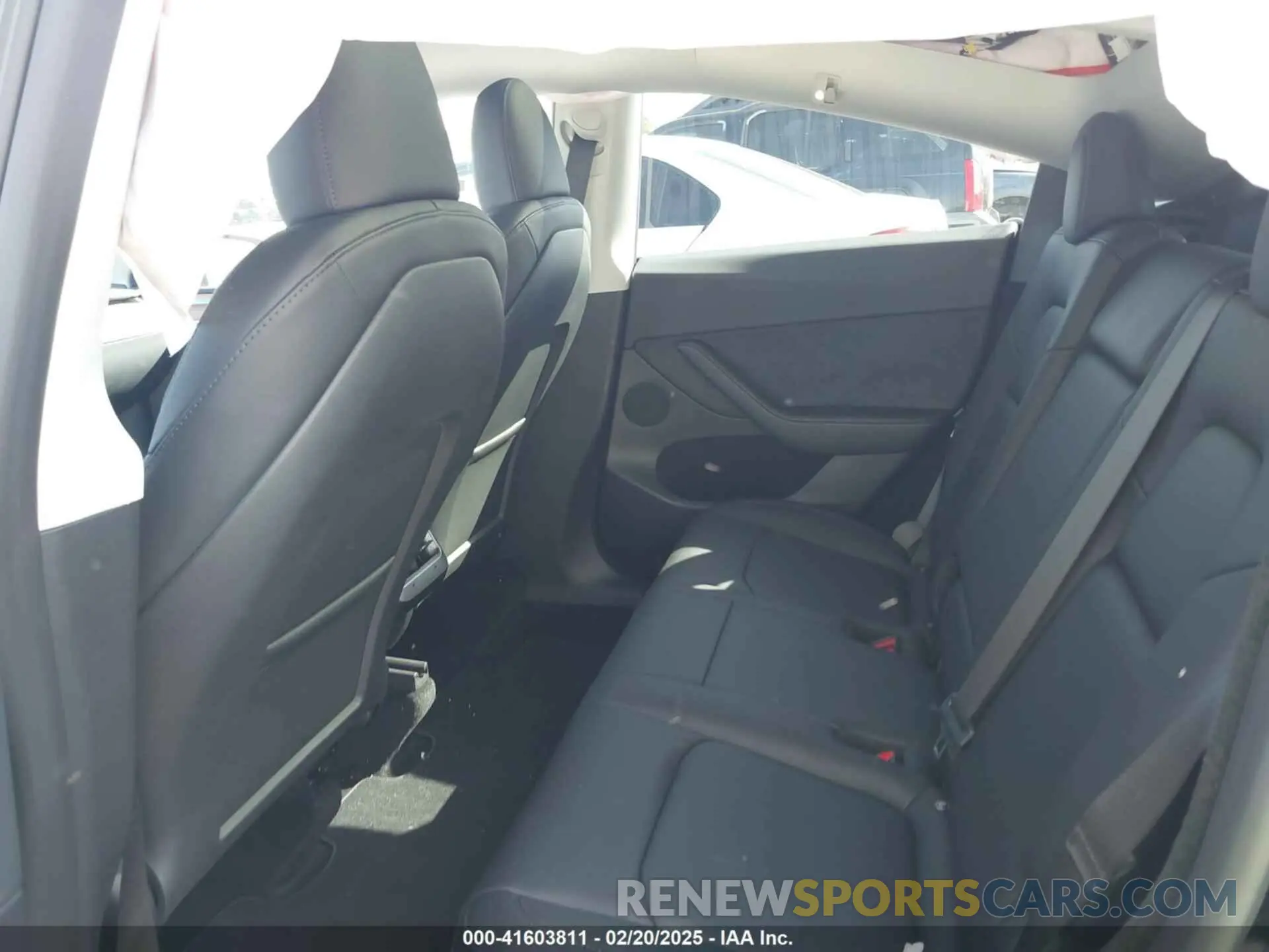 8 Photograph of a damaged car 7SAYGDEE7PF887847 TESLA MODEL Y 2023