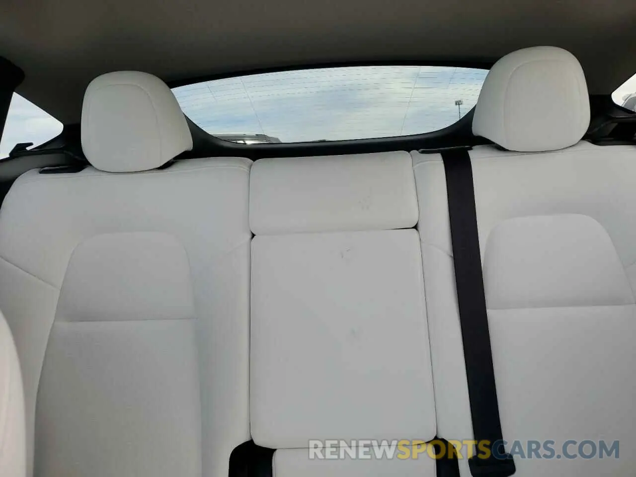 10 Photograph of a damaged car 7SAYGDEE7PF888478 TESLA MODEL Y 2023
