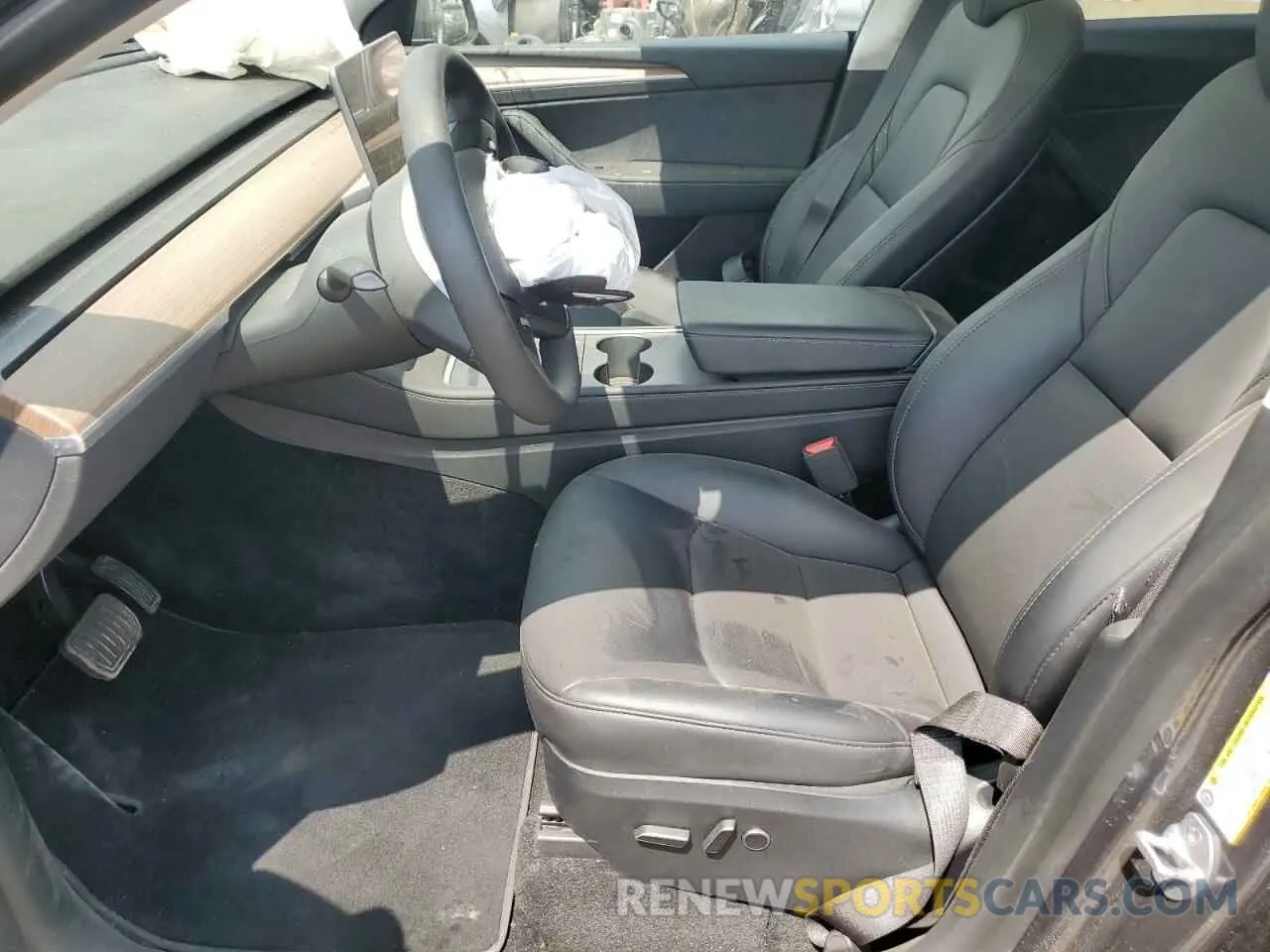 7 Photograph of a damaged car 7SAYGDEE7PF893020 TESLA MODEL Y 2023
