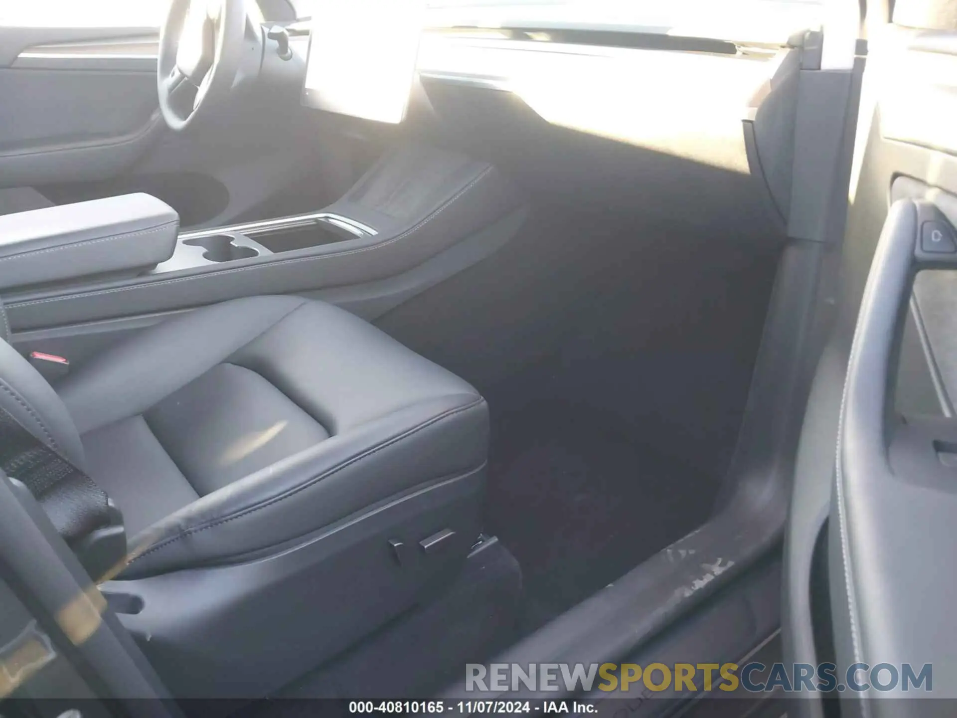 5 Photograph of a damaged car 7SAYGDEE7PF929045 TESLA MODEL Y 2023