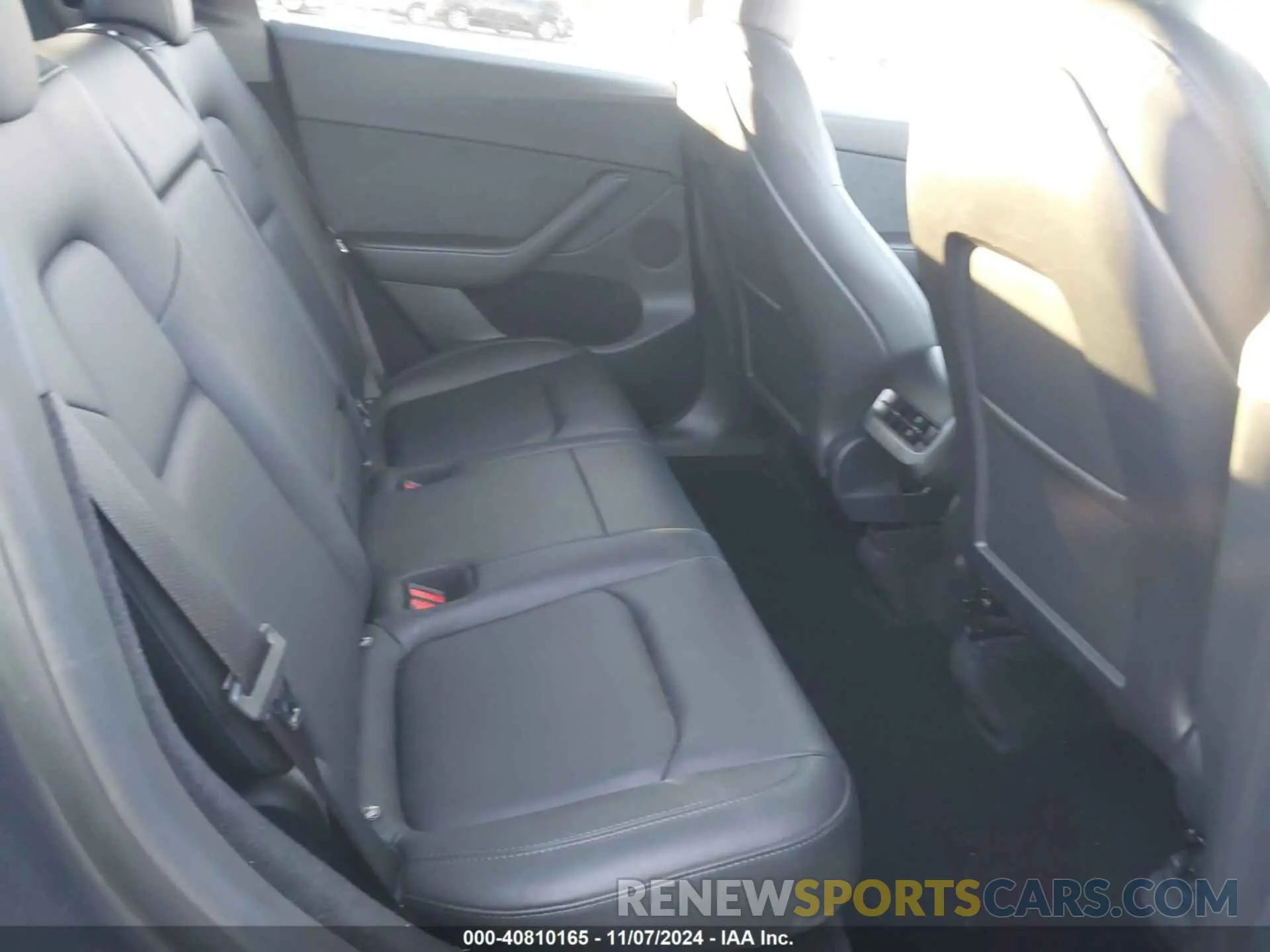 8 Photograph of a damaged car 7SAYGDEE7PF929045 TESLA MODEL Y 2023