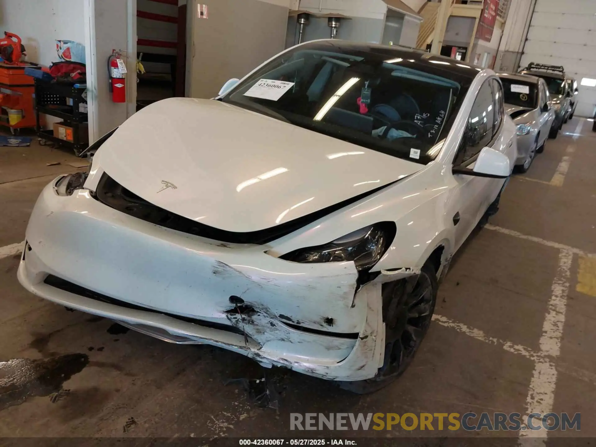 2 Photograph of a damaged car 7SAYGDEE7PF936772 TESLA MODEL Y 2023