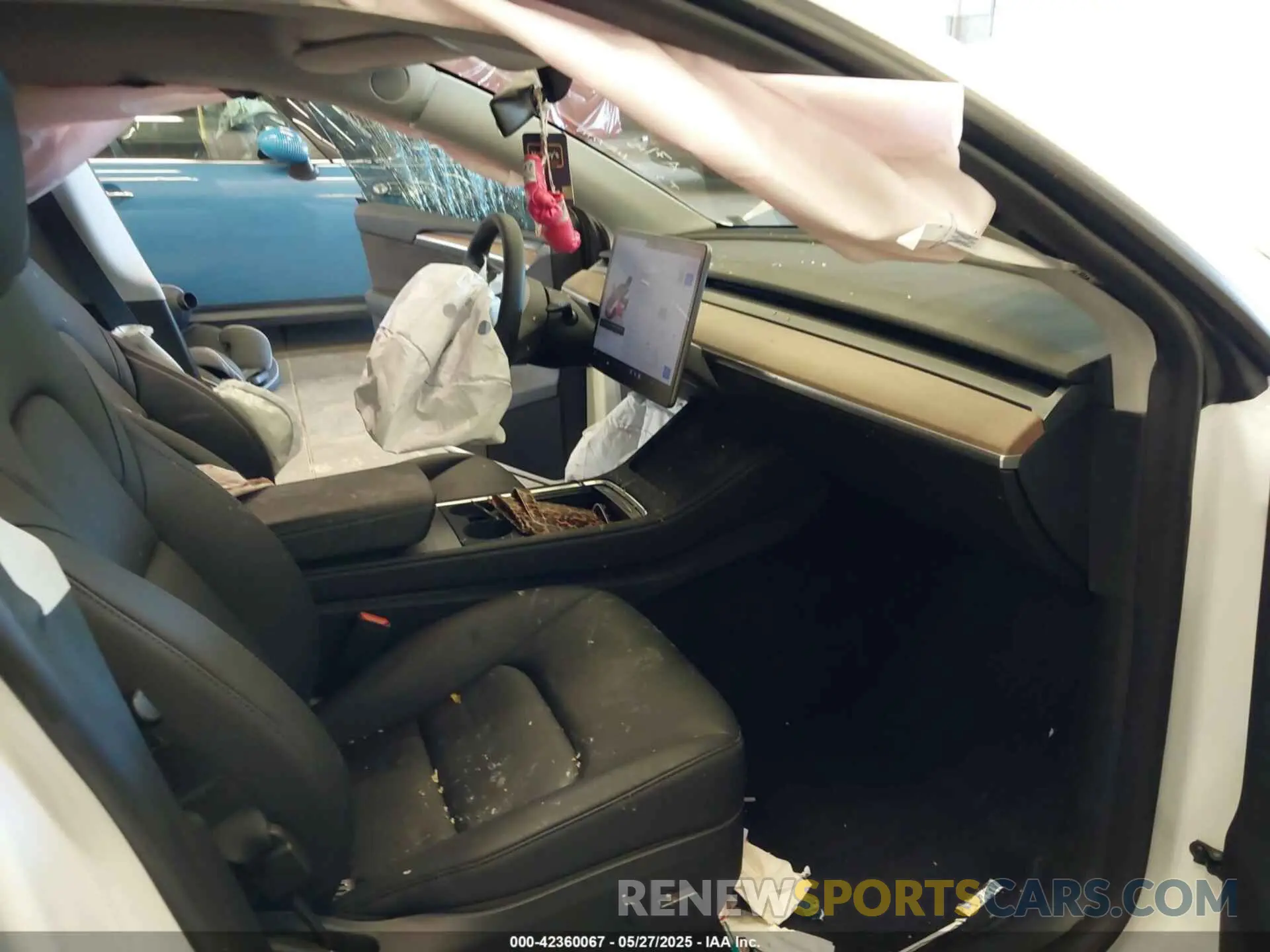 5 Photograph of a damaged car 7SAYGDEE7PF936772 TESLA MODEL Y 2023