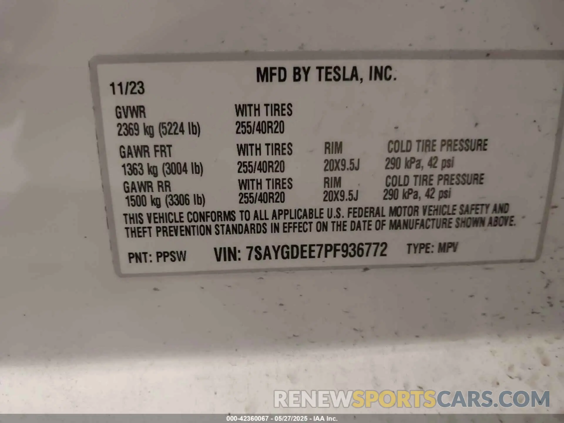 9 Photograph of a damaged car 7SAYGDEE7PF936772 TESLA MODEL Y 2023